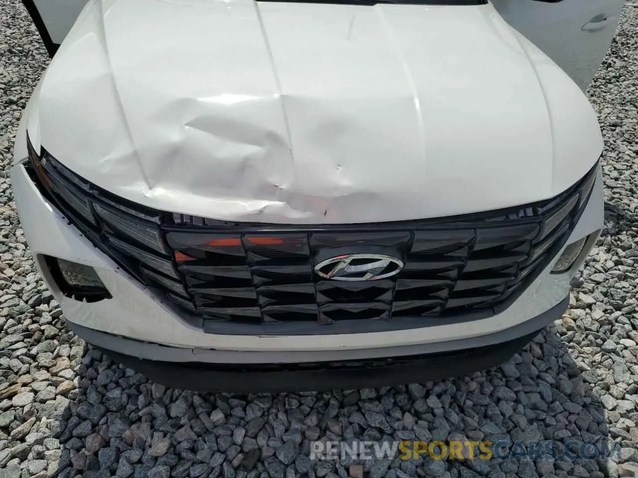12 Photograph of a damaged car 5NMJF3DE8RH365372 HYUNDAI TUCSON 2024