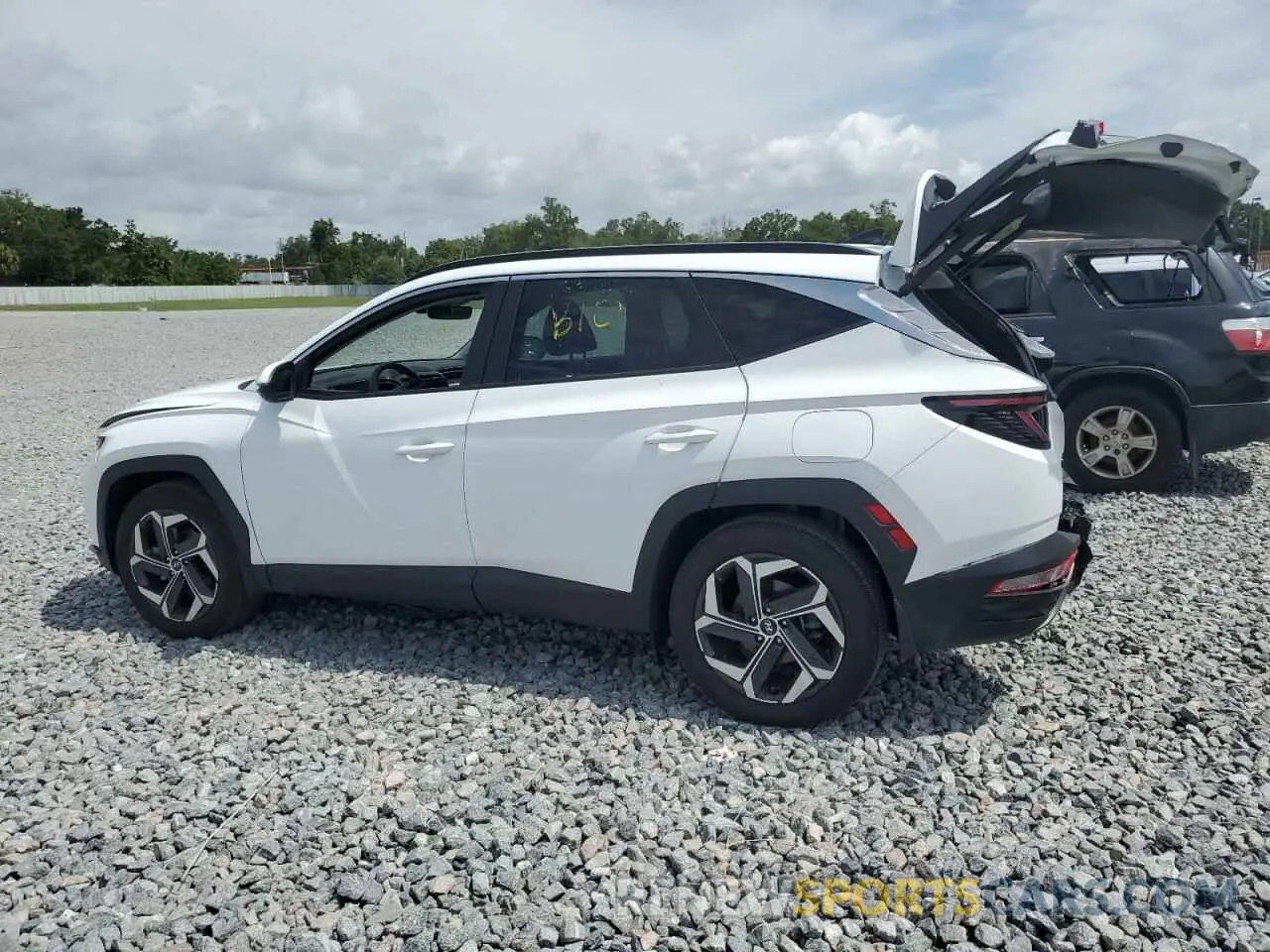 2 Photograph of a damaged car 5NMJF3DE8RH365372 HYUNDAI TUCSON 2024