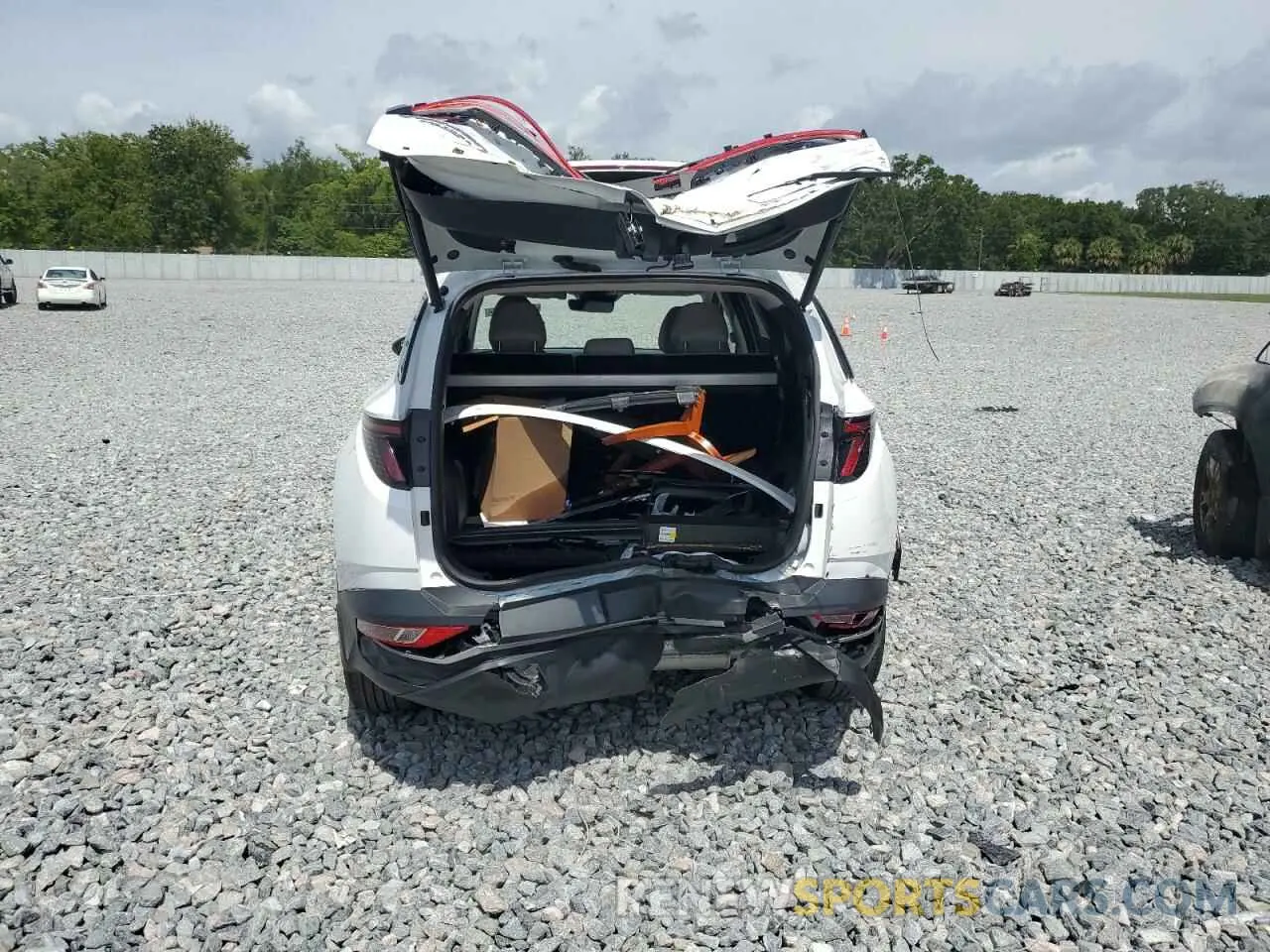 6 Photograph of a damaged car 5NMJF3DE8RH365372 HYUNDAI TUCSON 2024