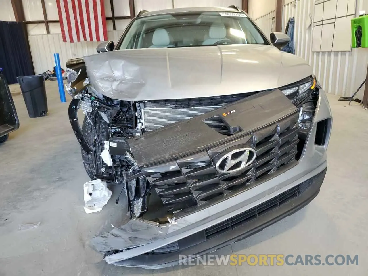 5 Photograph of a damaged car 5NMJF3DE8RH418104 HYUNDAI TUCSON 2024