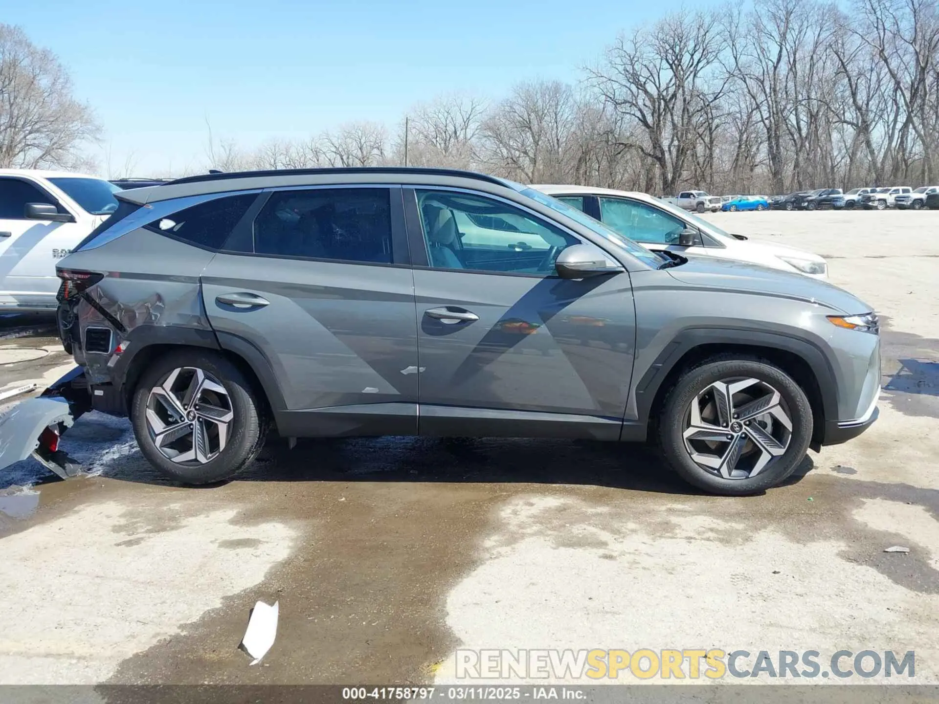 14 Photograph of a damaged car 5NMJF3DE8RH440314 HYUNDAI TUCSON 2024