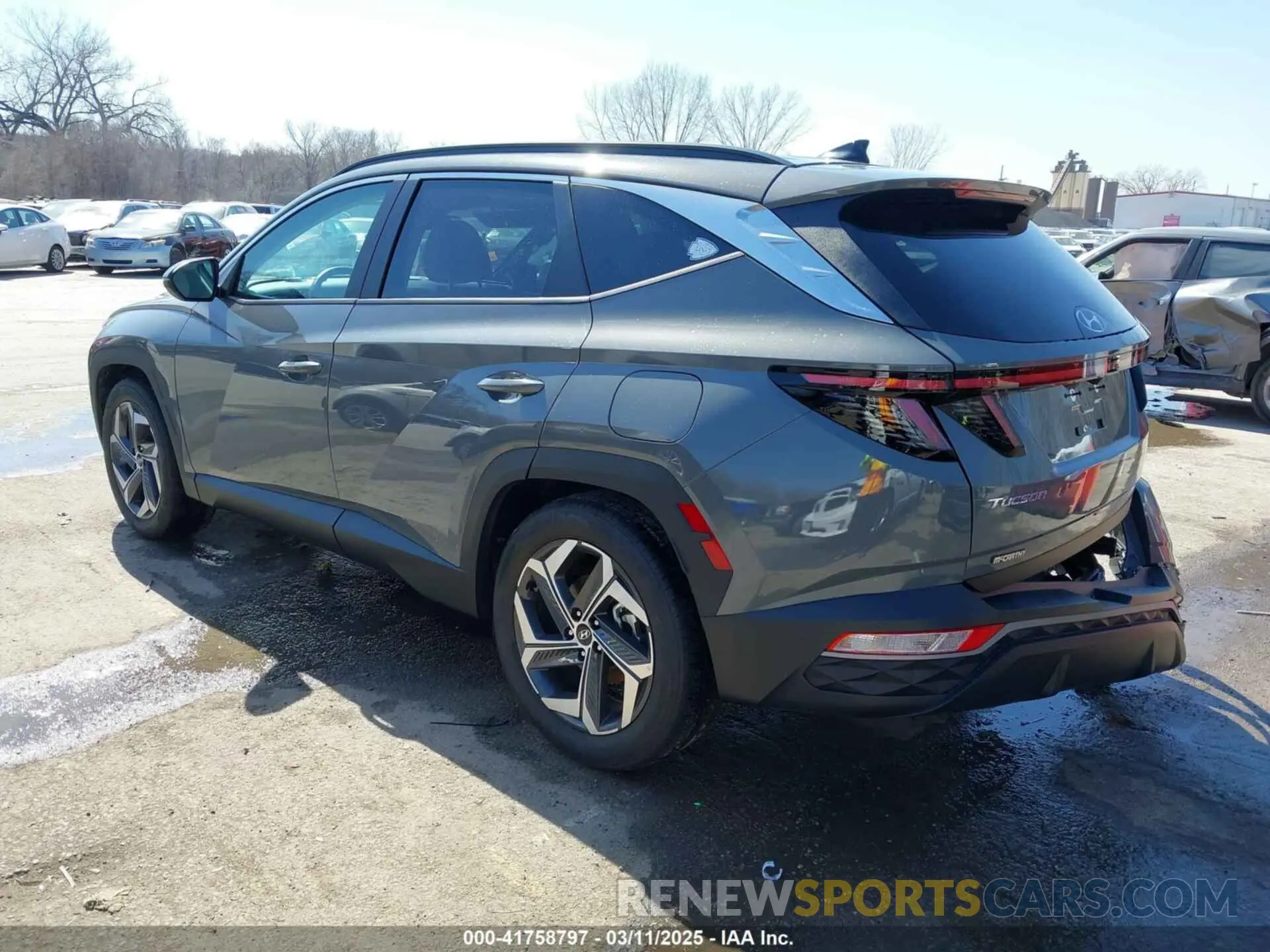 3 Photograph of a damaged car 5NMJF3DE8RH440314 HYUNDAI TUCSON 2024