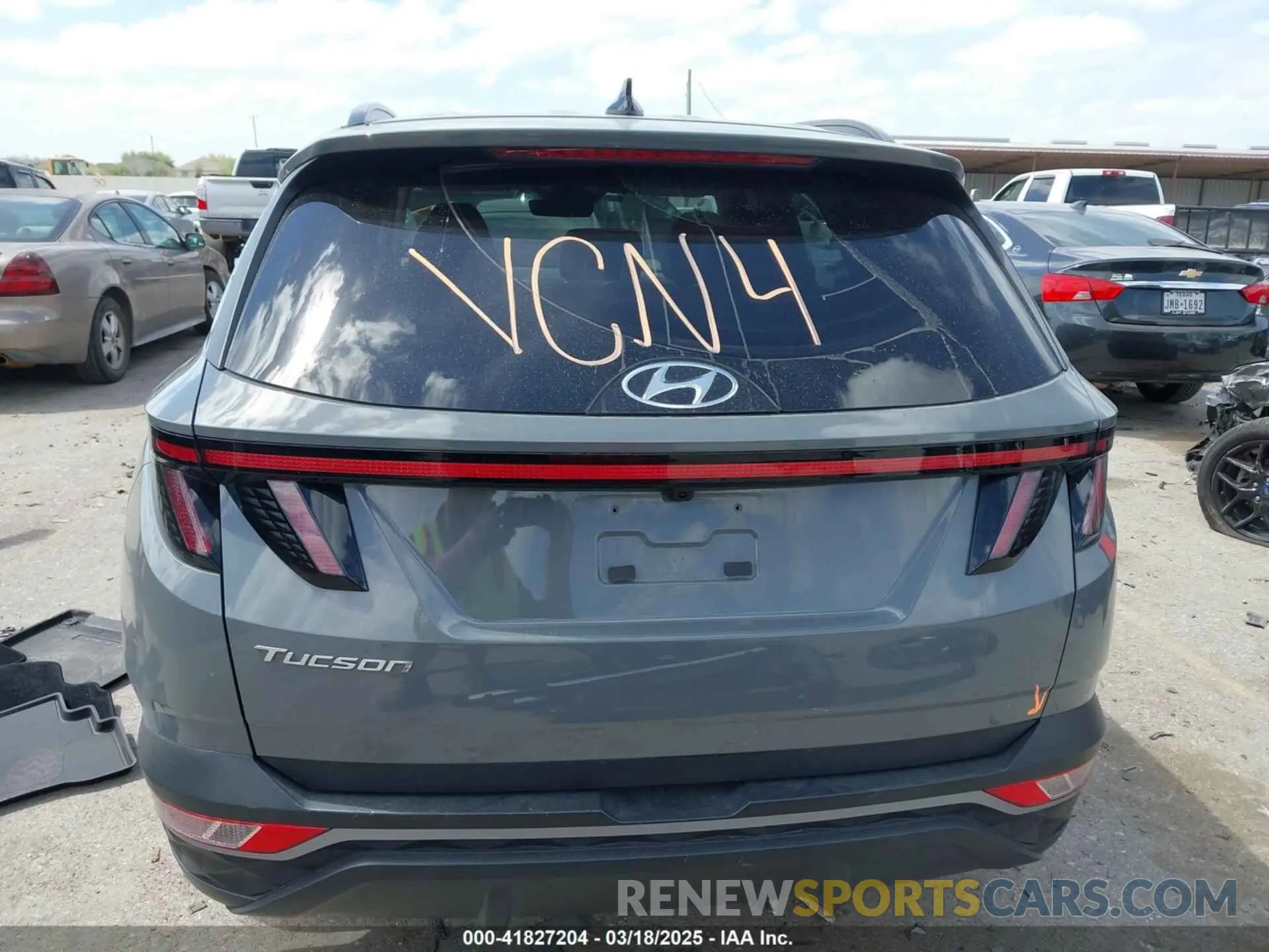 17 Photograph of a damaged car 5NMJF3DEXRH377832 HYUNDAI TUCSON 2024