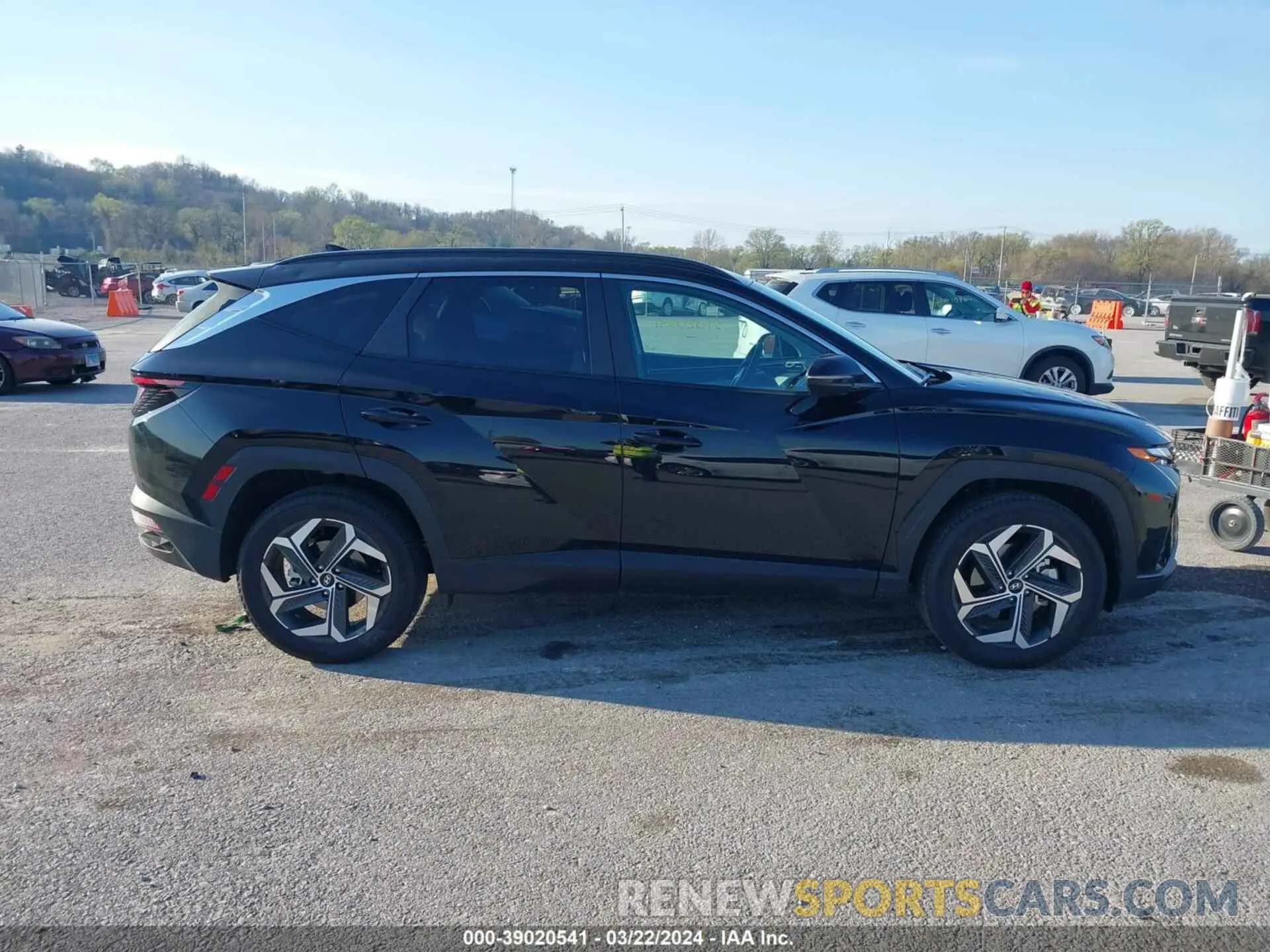 13 Photograph of a damaged car 5NMJFCDE0RH317610 HYUNDAI TUCSON 2024