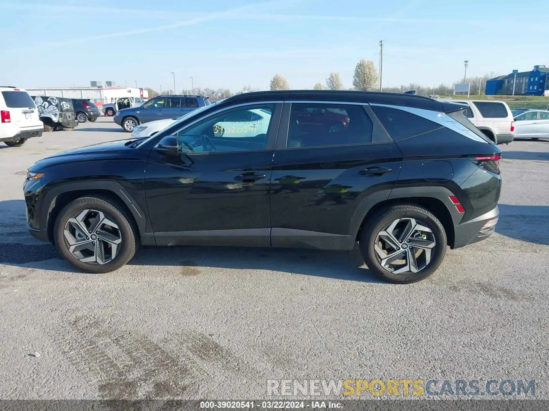 14 Photograph of a damaged car 5NMJFCDE0RH317610 HYUNDAI TUCSON 2024