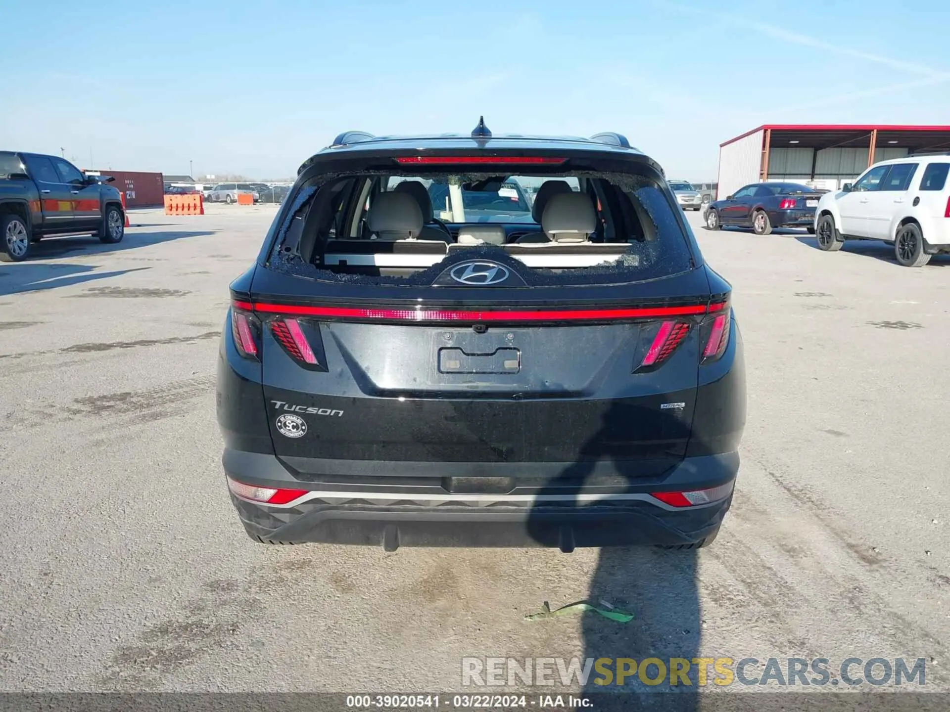 16 Photograph of a damaged car 5NMJFCDE0RH317610 HYUNDAI TUCSON 2024