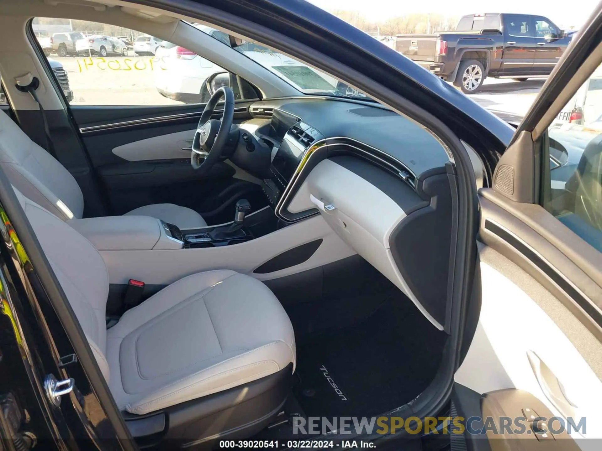 5 Photograph of a damaged car 5NMJFCDE0RH317610 HYUNDAI TUCSON 2024