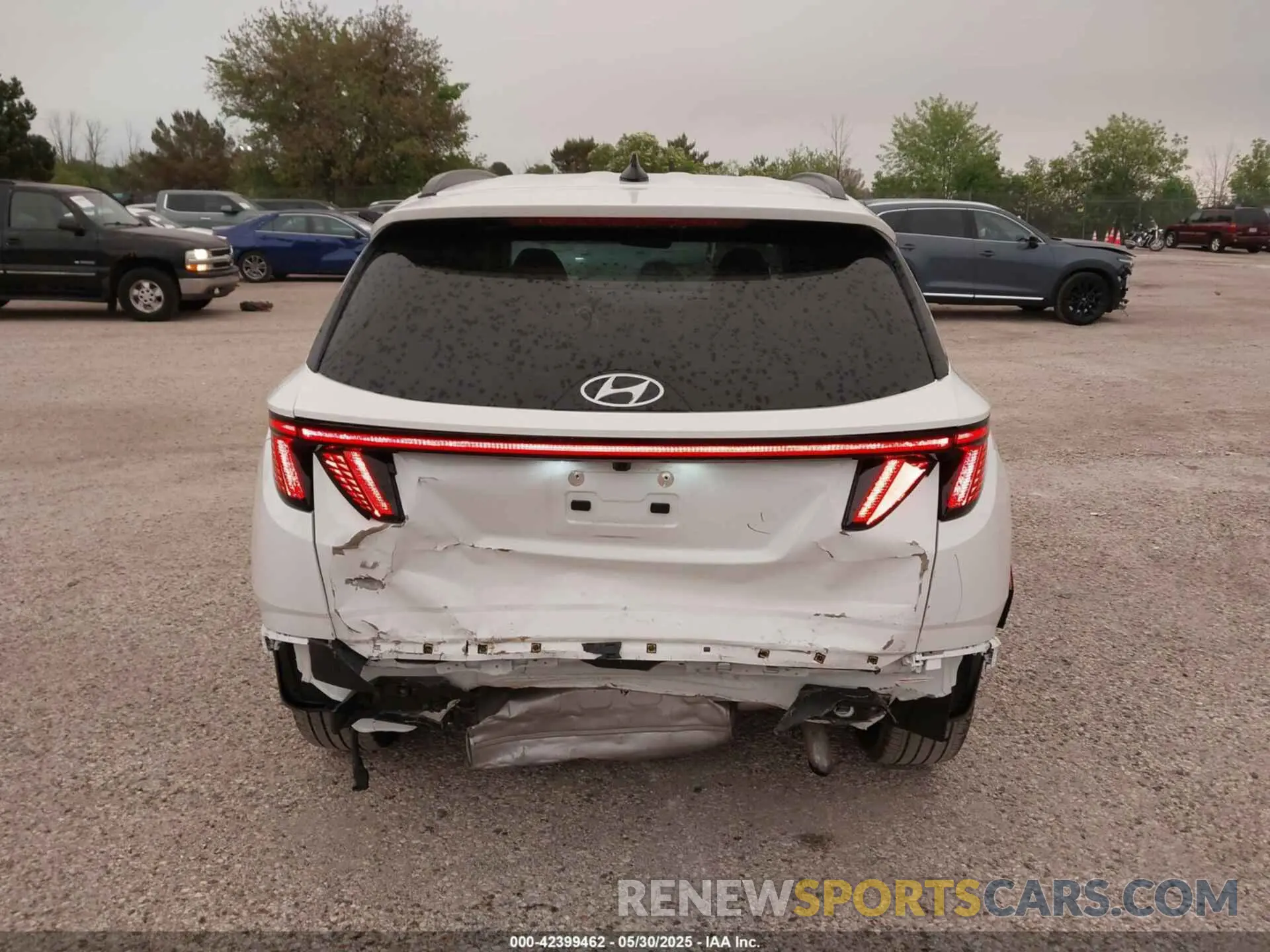 16 Photograph of a damaged car 5NMJFCDE0RH344600 HYUNDAI TUCSON 2024