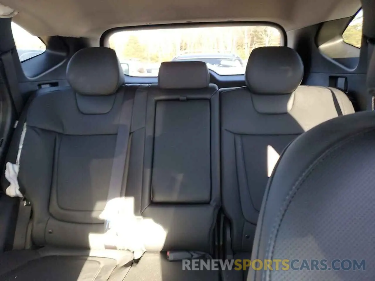 10 Photograph of a damaged car 5NMJFCDE0RH364393 HYUNDAI TUCSON 2024