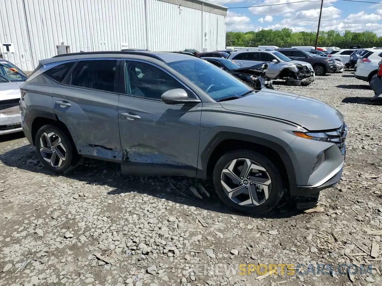 4 Photograph of a damaged car 5NMJFCDE0RH399631 HYUNDAI TUCSON 2024