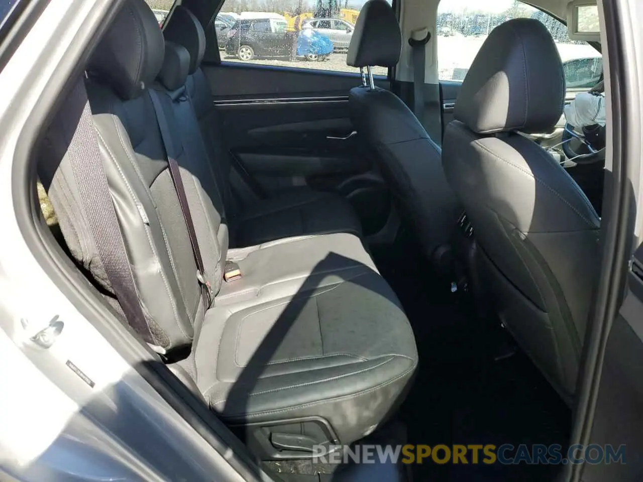 11 Photograph of a damaged car 5NMJFCDE0RH439836 HYUNDAI TUCSON 2024