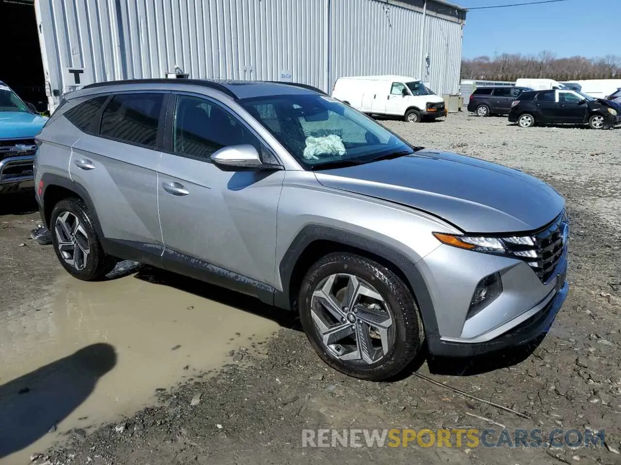 4 Photograph of a damaged car 5NMJFCDE0RH439836 HYUNDAI TUCSON 2024