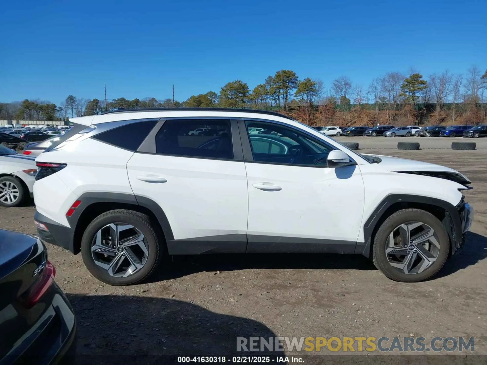 14 Photograph of a damaged car 5NMJFCDE1RH345559 HYUNDAI TUCSON 2024