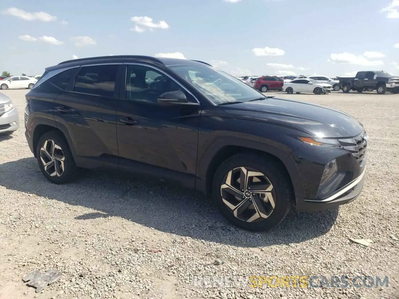 4 Photograph of a damaged car 5NMJFCDE1RH375676 HYUNDAI TUCSON 2024