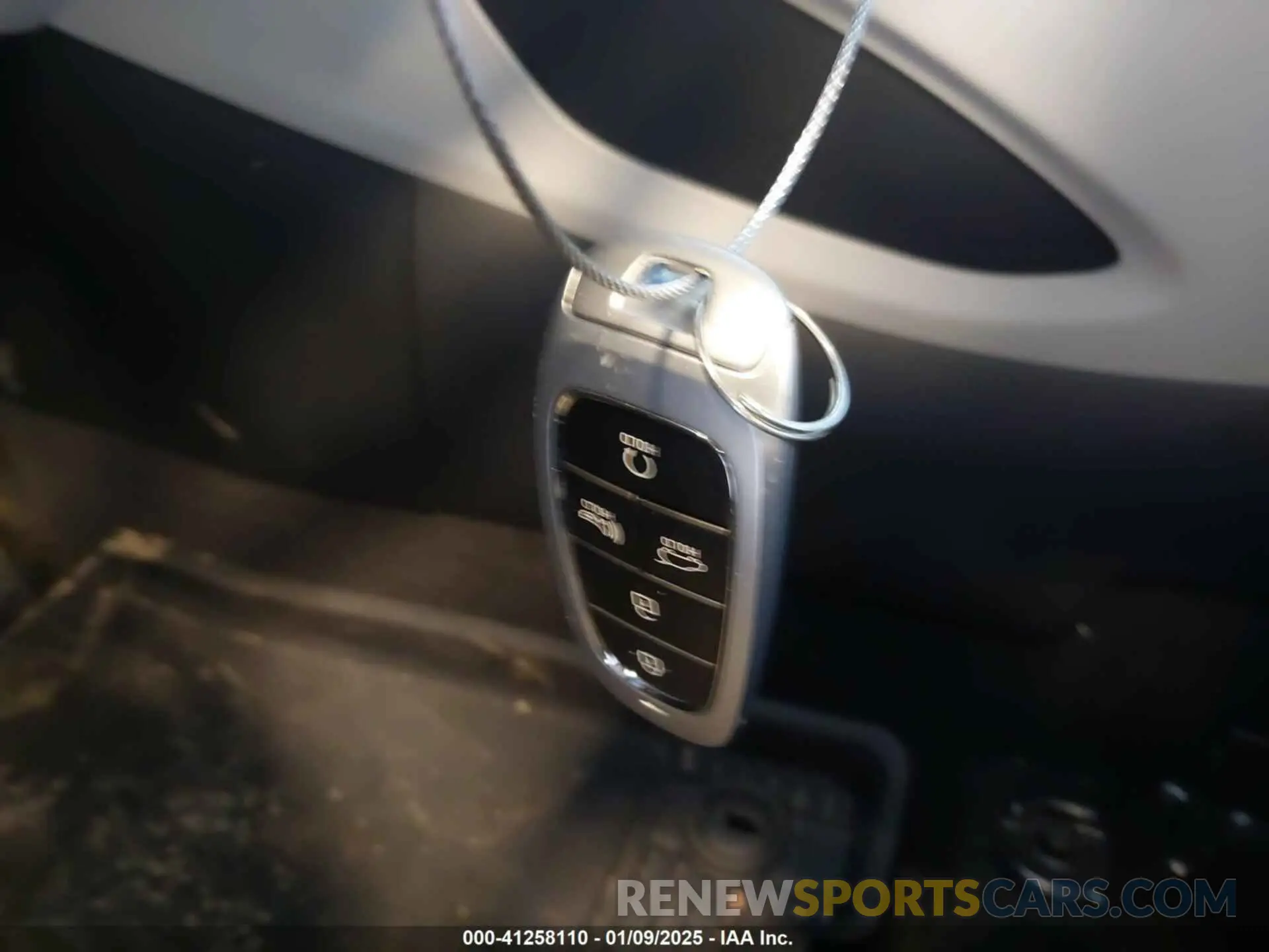 11 Photograph of a damaged car 5NMJFCDE1RH419613 HYUNDAI TUCSON 2024