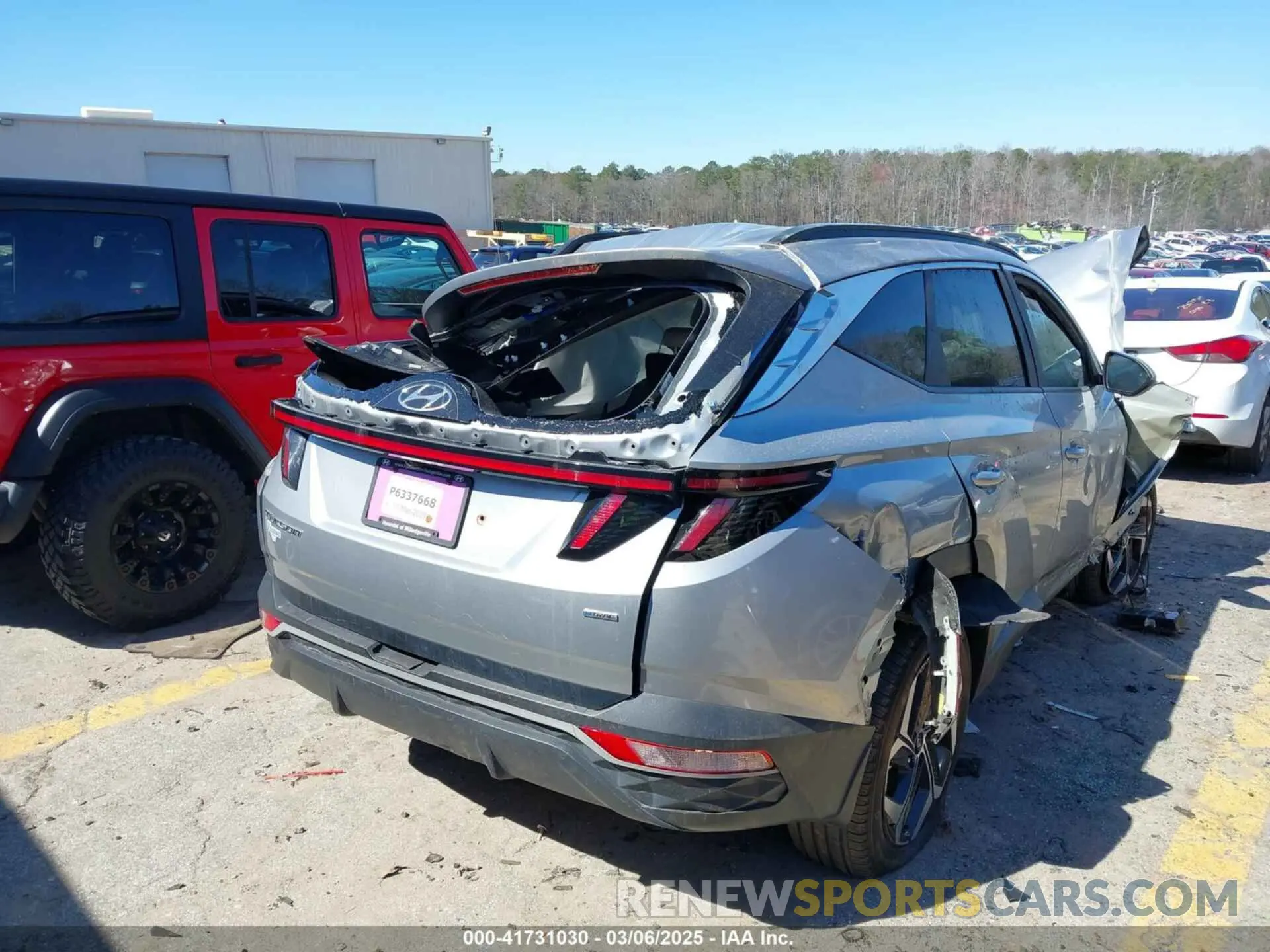 4 Photograph of a damaged car 5NMJFCDE2RH306799 HYUNDAI TUCSON 2024