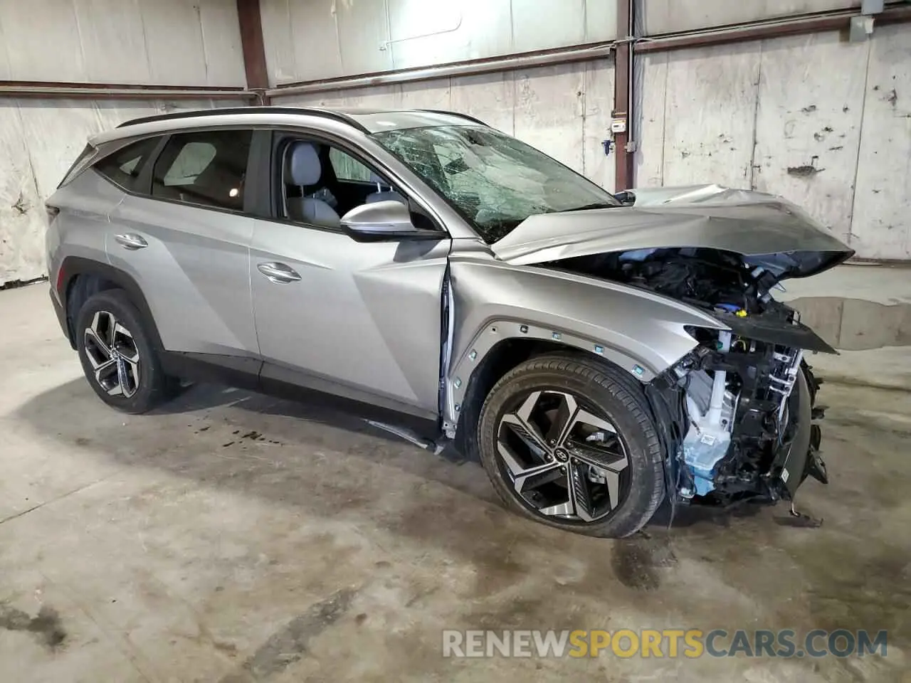4 Photograph of a damaged car 5NMJFCDE2RH314739 HYUNDAI TUCSON 2024