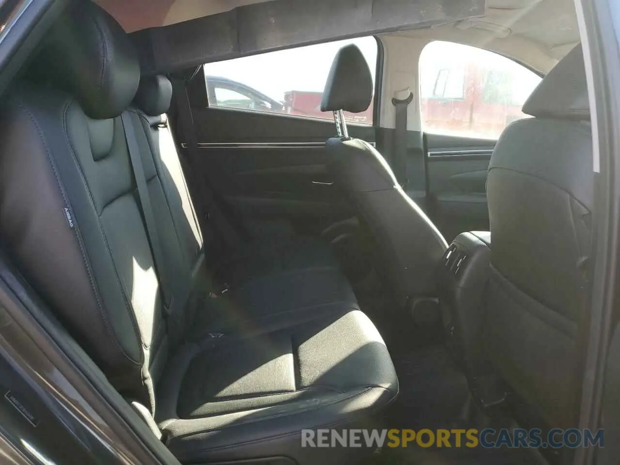11 Photograph of a damaged car 5NMJFCDE2RH336787 HYUNDAI TUCSON 2024