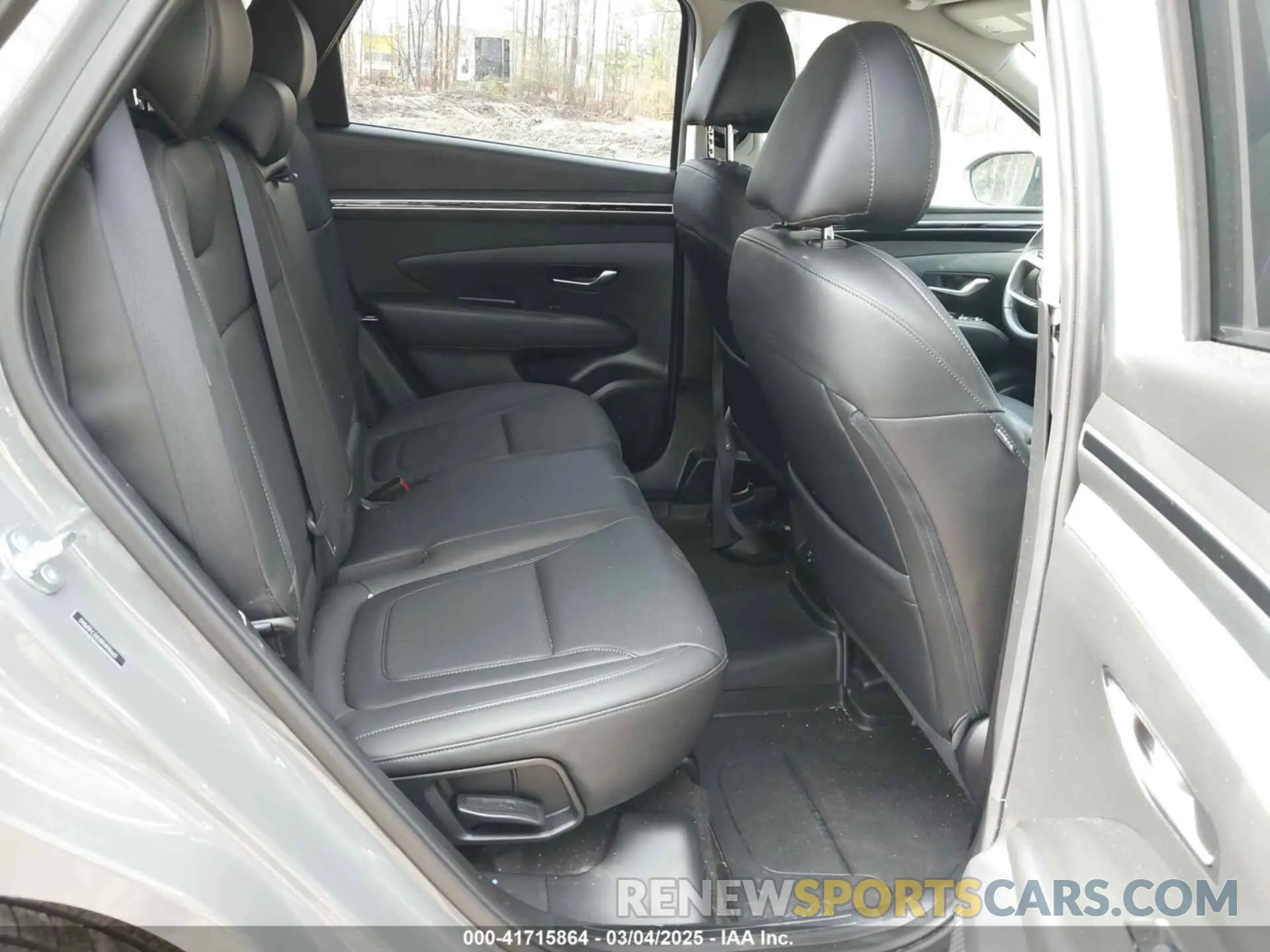 8 Photograph of a damaged car 5NMJFCDE2RH414663 HYUNDAI TUCSON 2024
