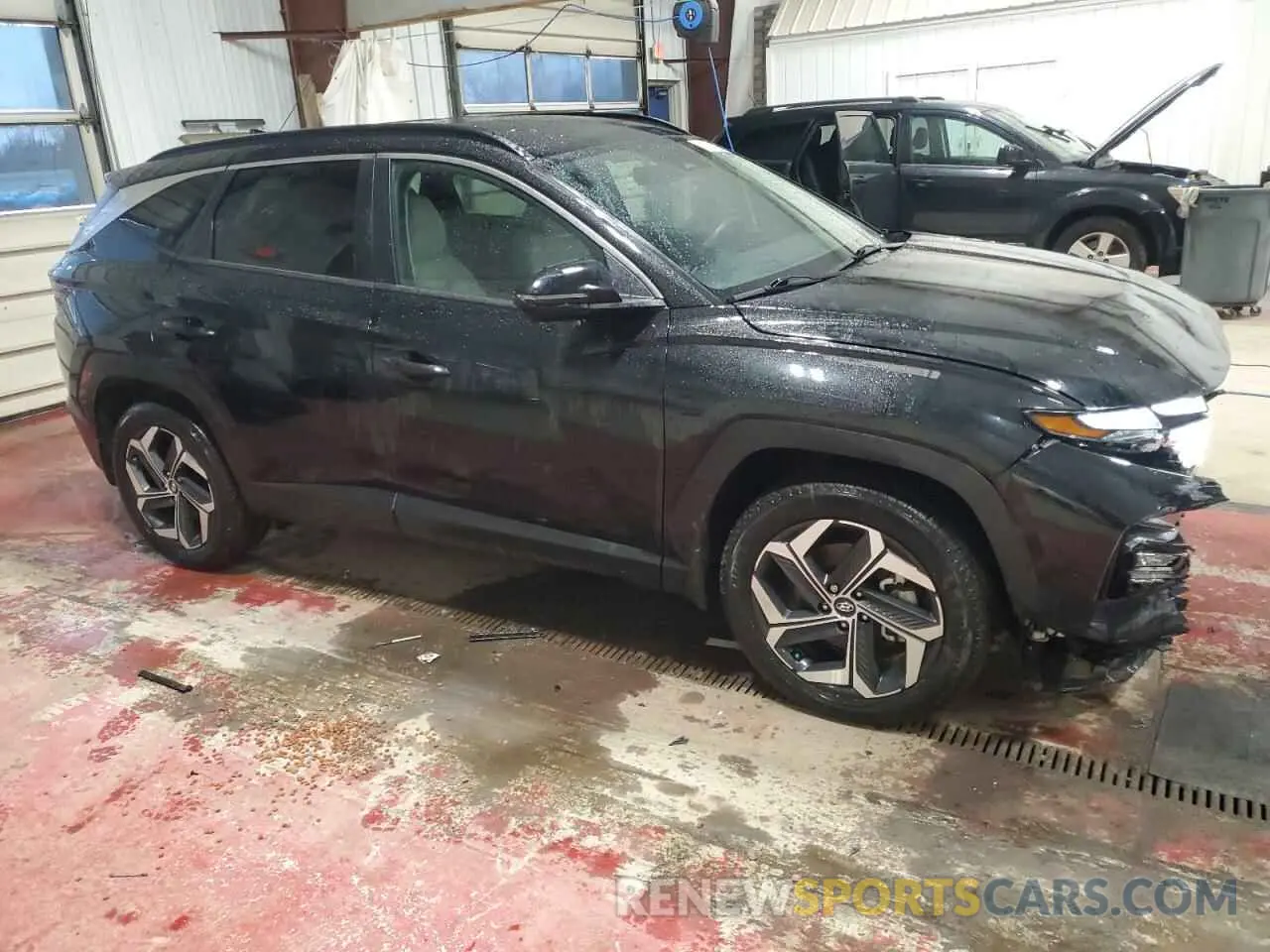 4 Photograph of a damaged car 5NMJFCDE3RH350634 HYUNDAI TUCSON 2024
