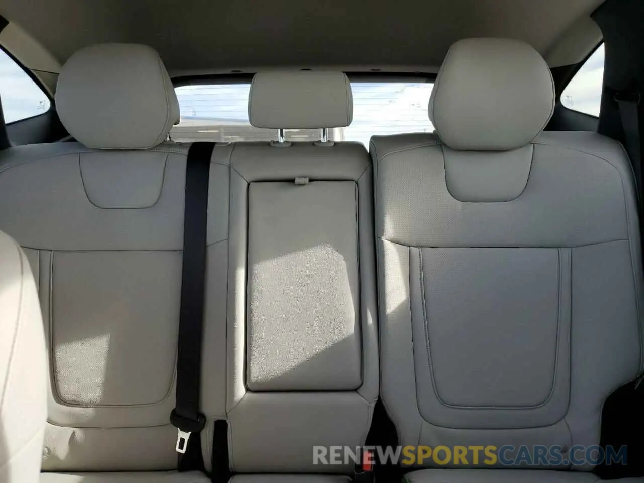 10 Photograph of a damaged car 5NMJFCDE3RH412405 HYUNDAI TUCSON 2024