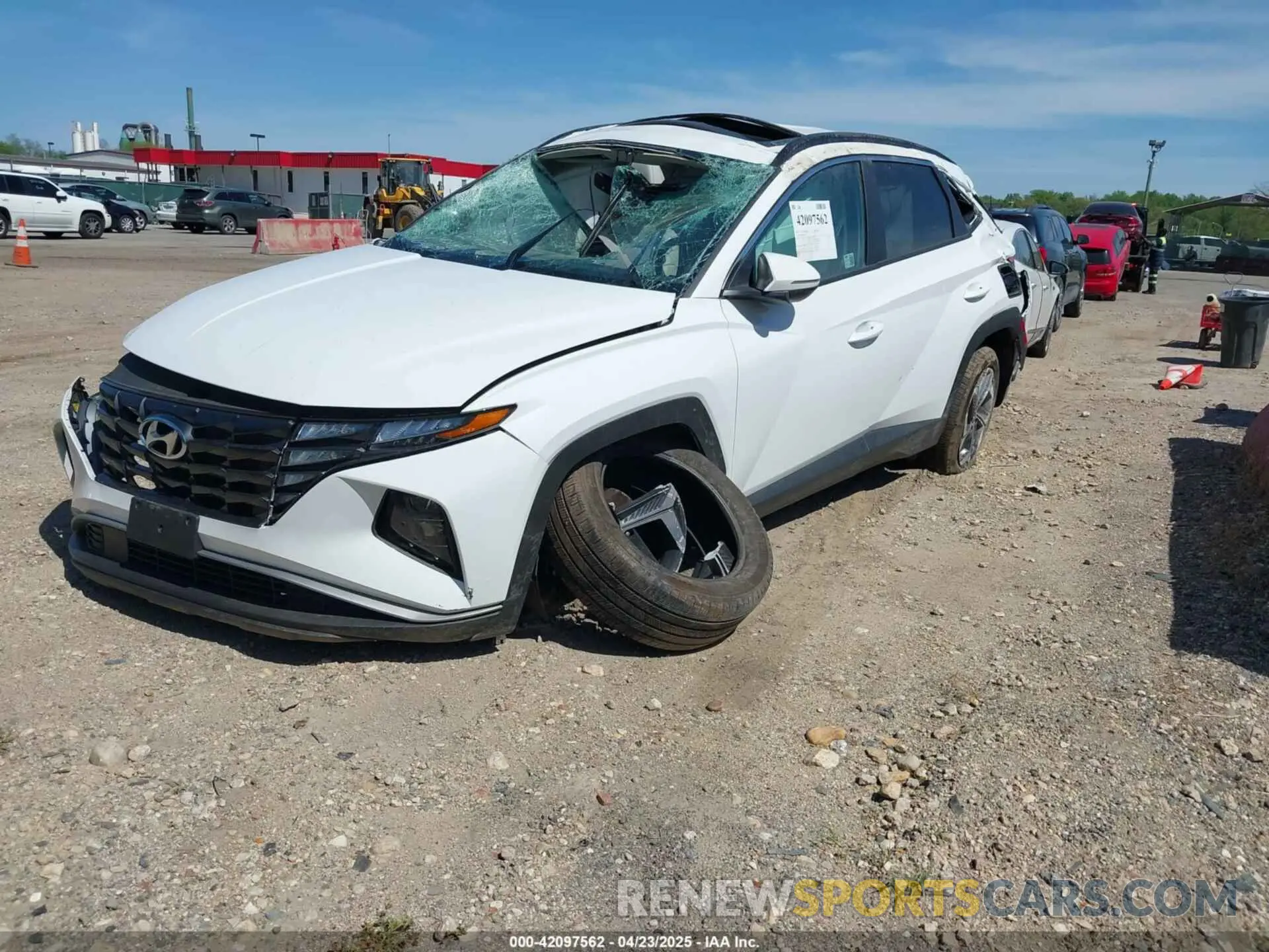 2 Photograph of a damaged car 5NMJFCDE4RH371525 HYUNDAI TUCSON 2024