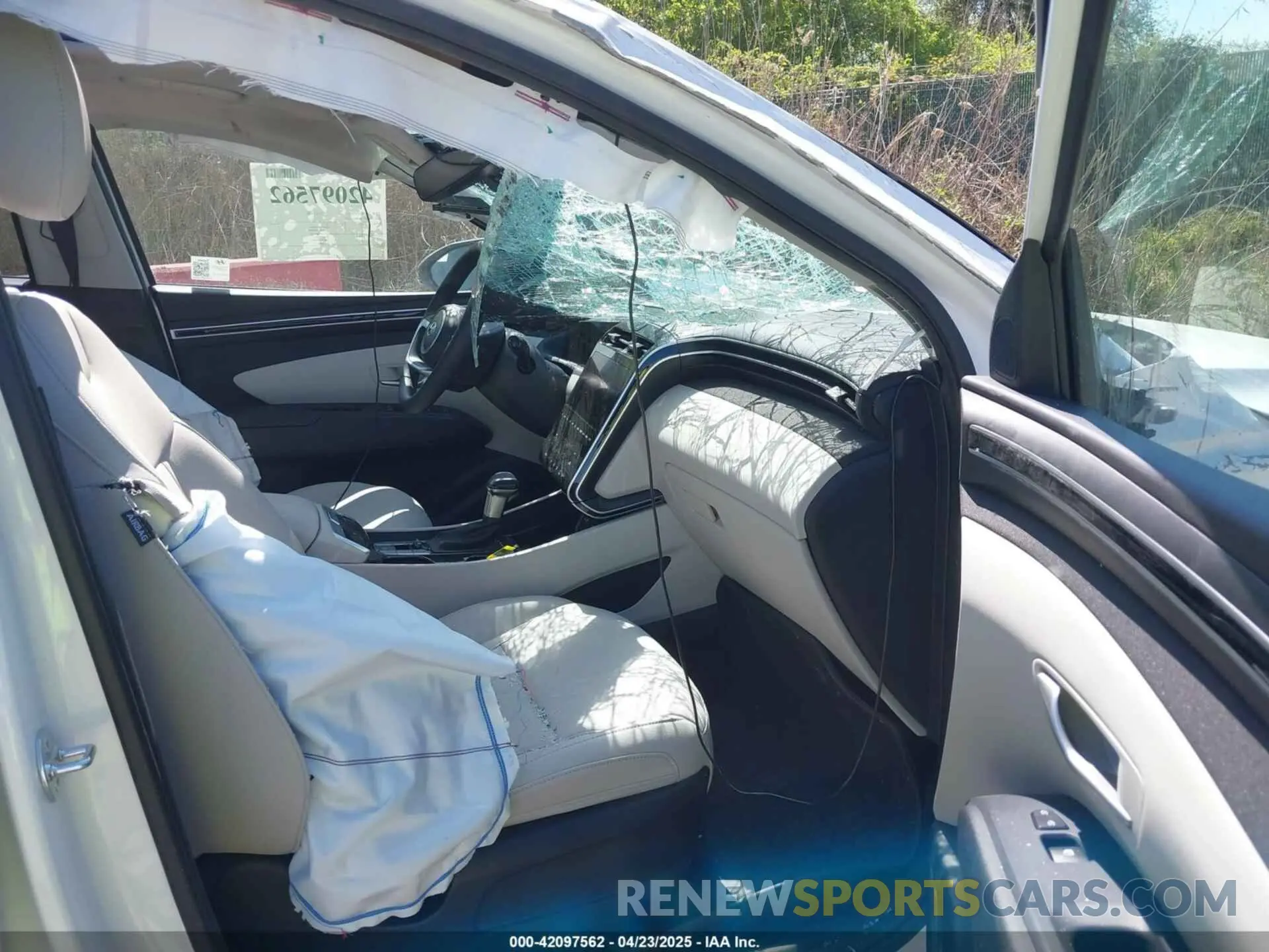 5 Photograph of a damaged car 5NMJFCDE4RH371525 HYUNDAI TUCSON 2024
