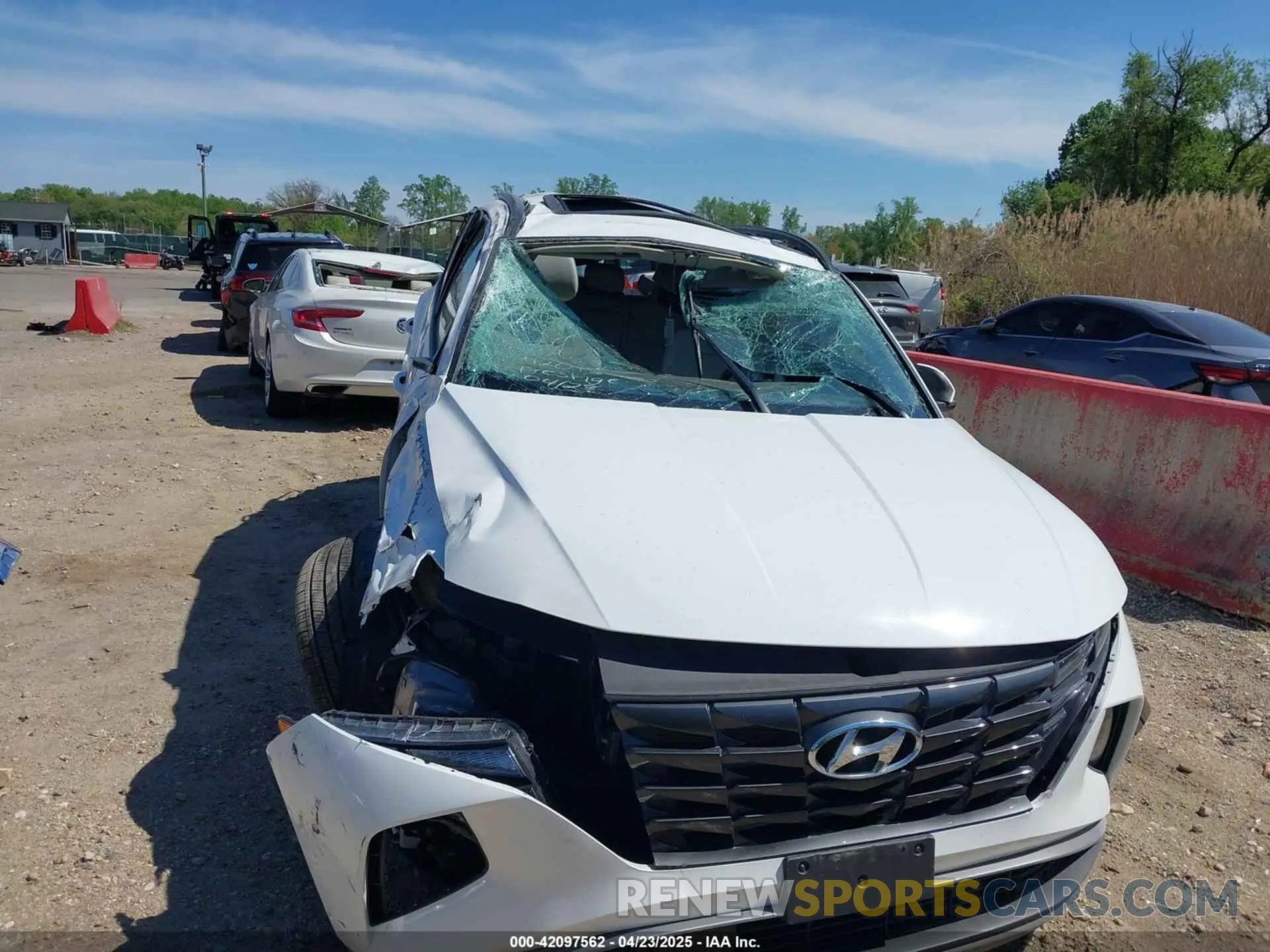 6 Photograph of a damaged car 5NMJFCDE4RH371525 HYUNDAI TUCSON 2024