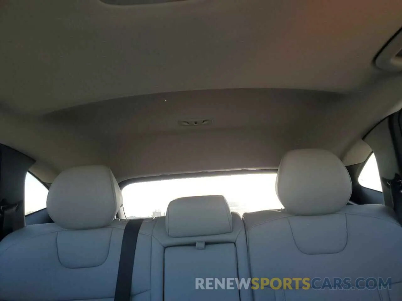 10 Photograph of a damaged car 5NMJFCDE5RH373851 HYUNDAI TUCSON 2024