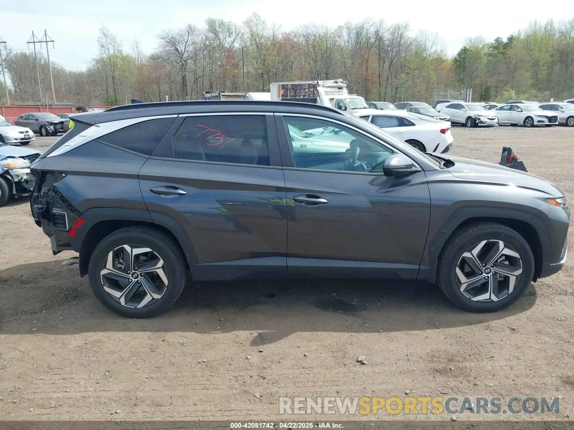 13 Photograph of a damaged car 5NMJFCDE7RH347235 HYUNDAI TUCSON 2024