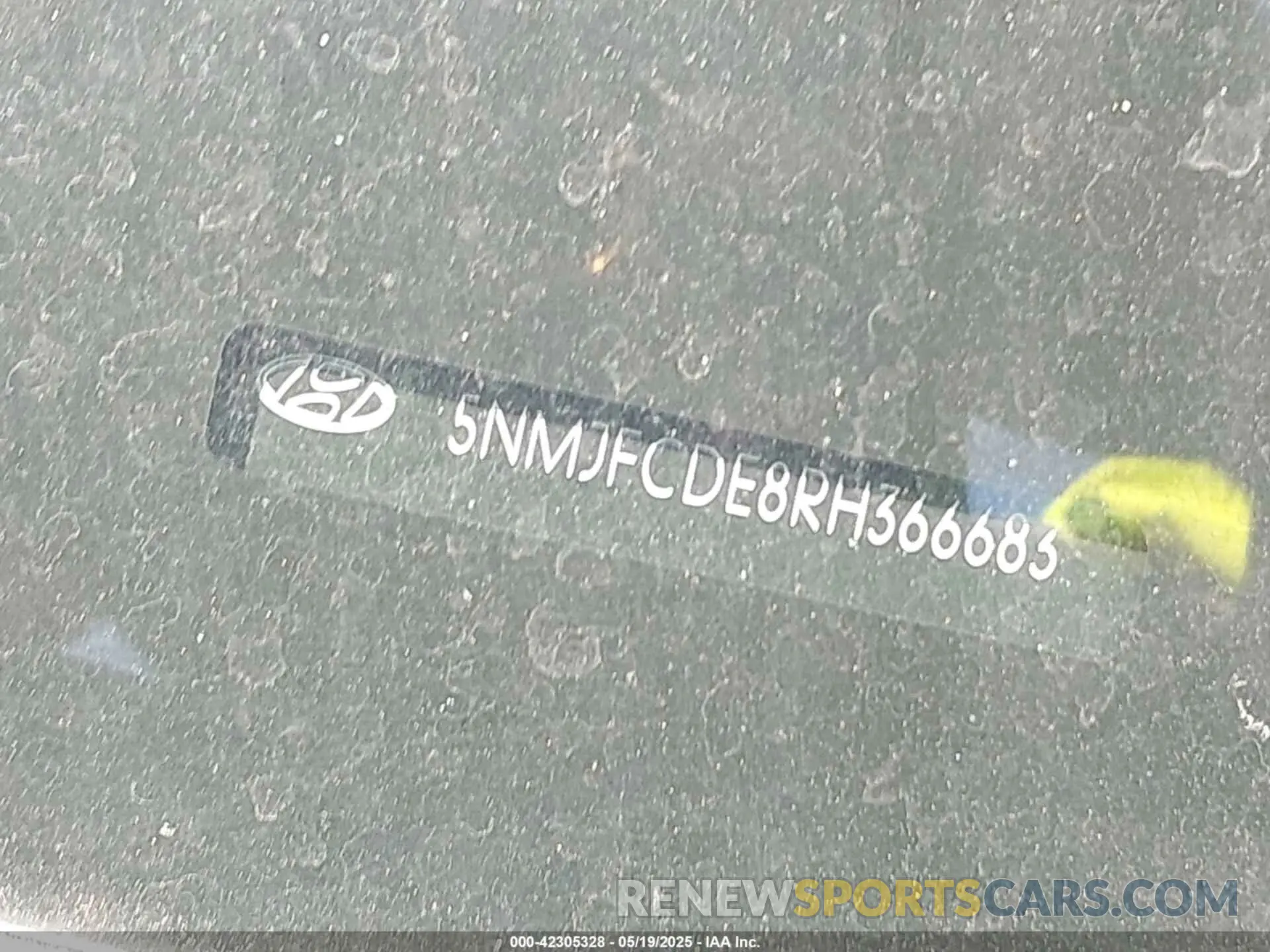 17 Photograph of a damaged car 5NMJFCDE8RH366683 HYUNDAI TUCSON 2024