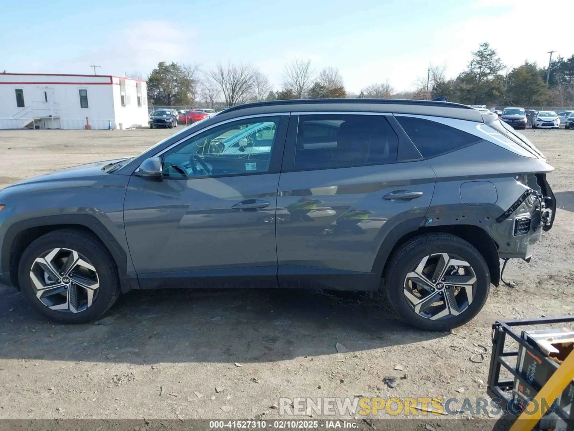 15 Photograph of a damaged car 5NMJFCDE9RH371147 HYUNDAI TUCSON 2024