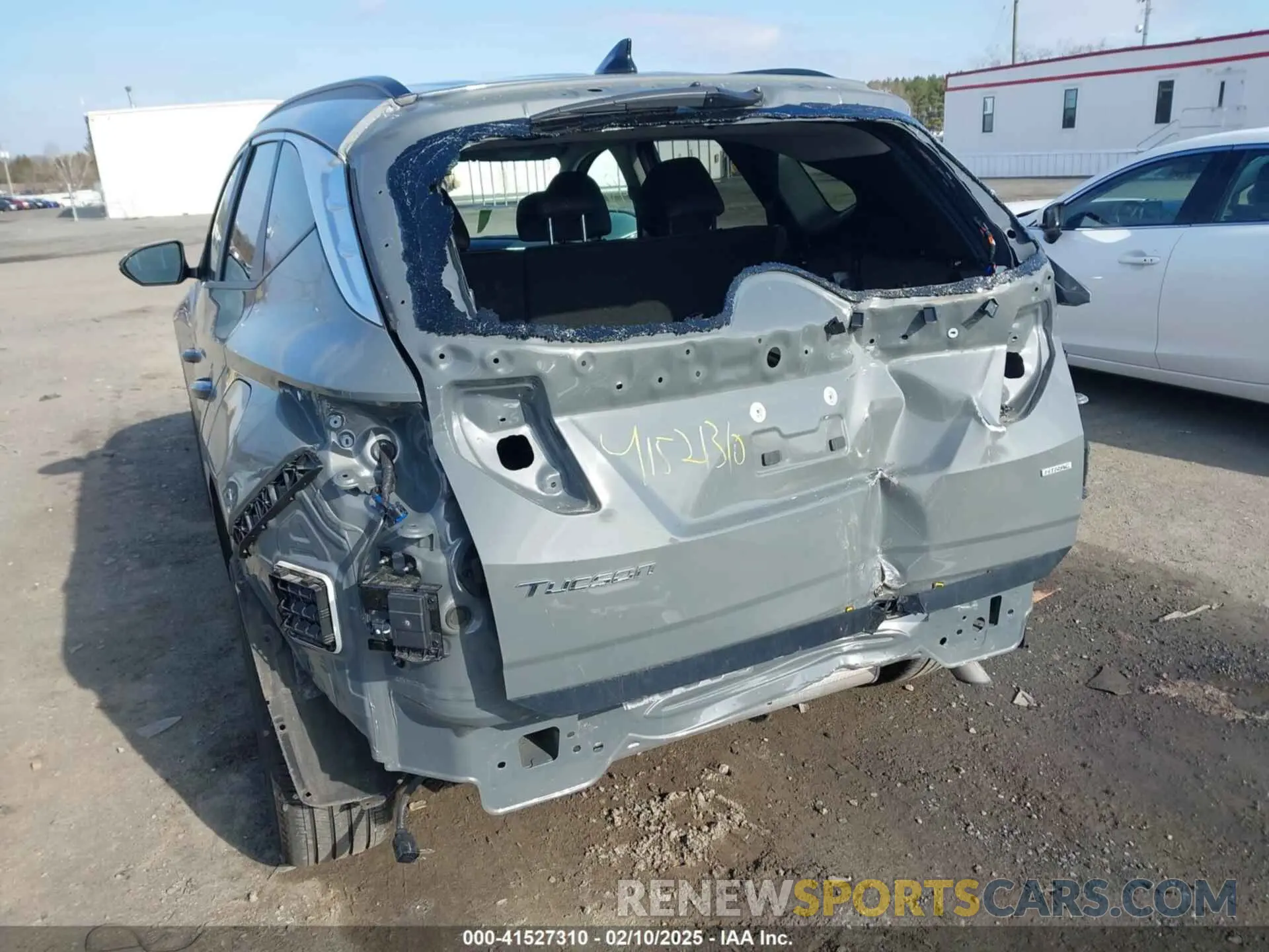 6 Photograph of a damaged car 5NMJFCDE9RH371147 HYUNDAI TUCSON 2024