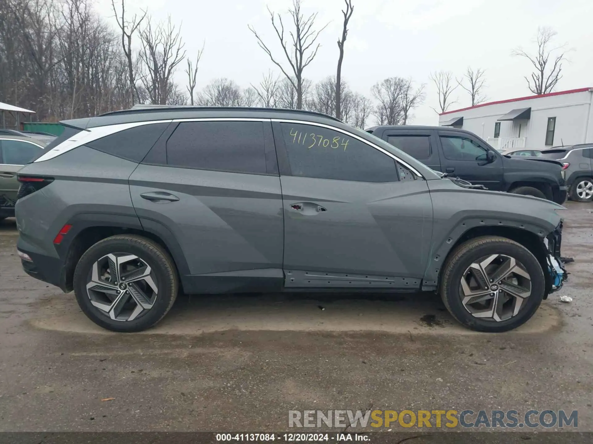 13 Photograph of a damaged car 5NMJFCDEXRH304380 HYUNDAI TUCSON 2024