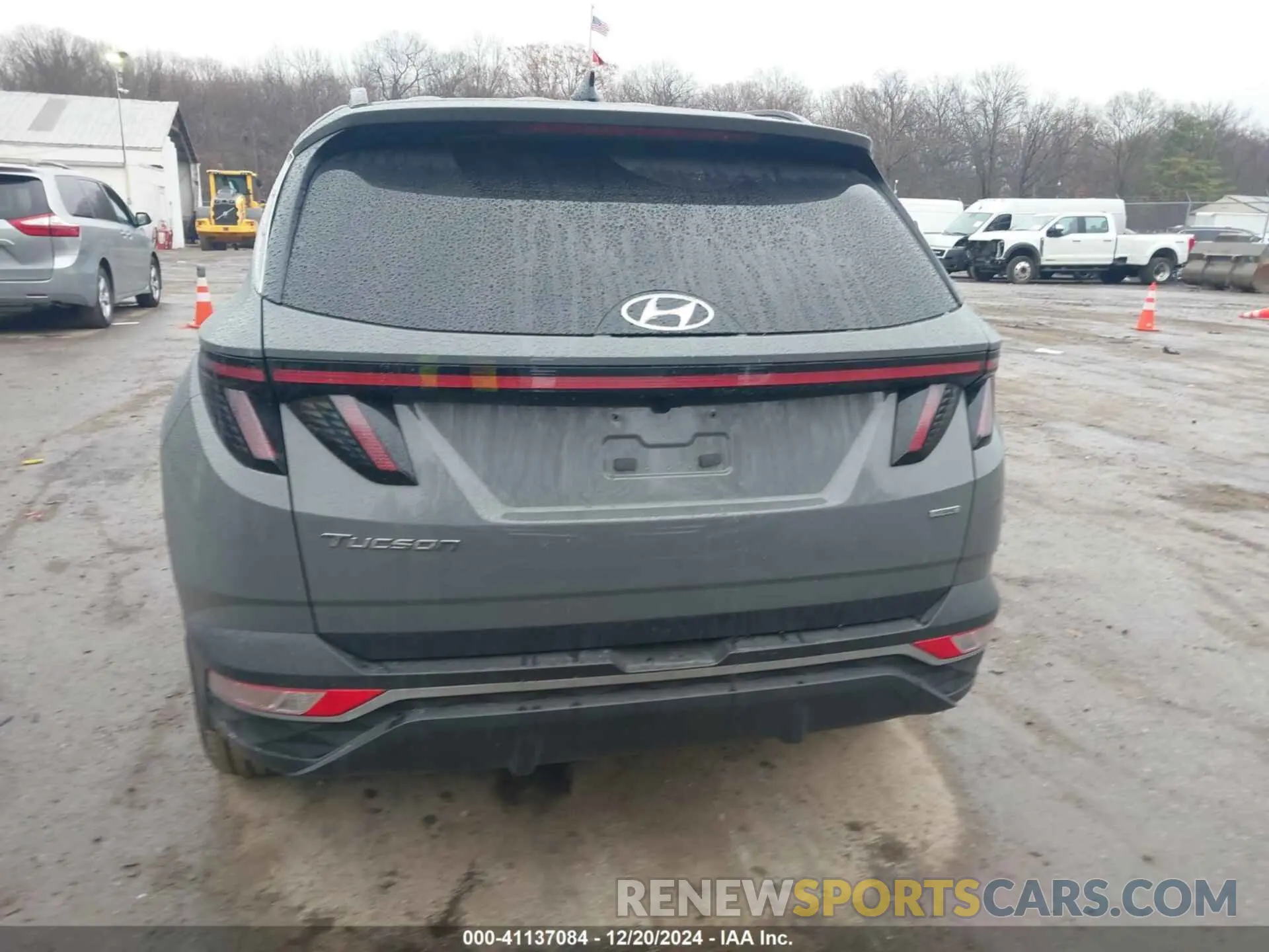 16 Photograph of a damaged car 5NMJFCDEXRH304380 HYUNDAI TUCSON 2024