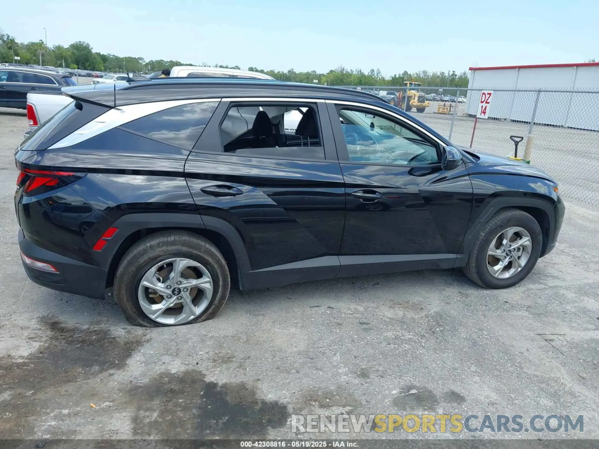 14 Photograph of a damaged car KM8JB3DE8RU350306 HYUNDAI TUCSON 2024