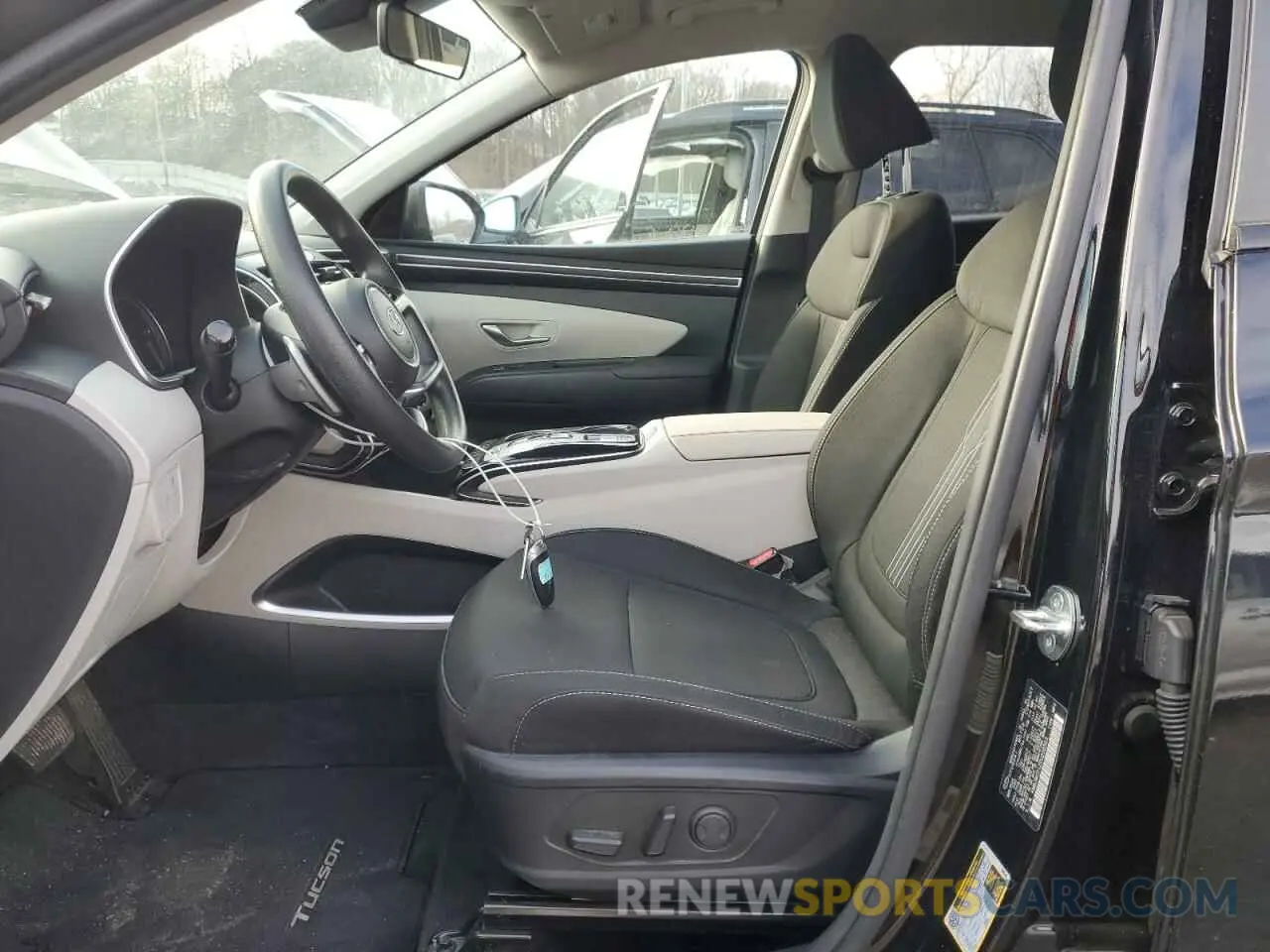 7 Photograph of a damaged car KM8JBCD12RU208563 HYUNDAI TUCSON 2024