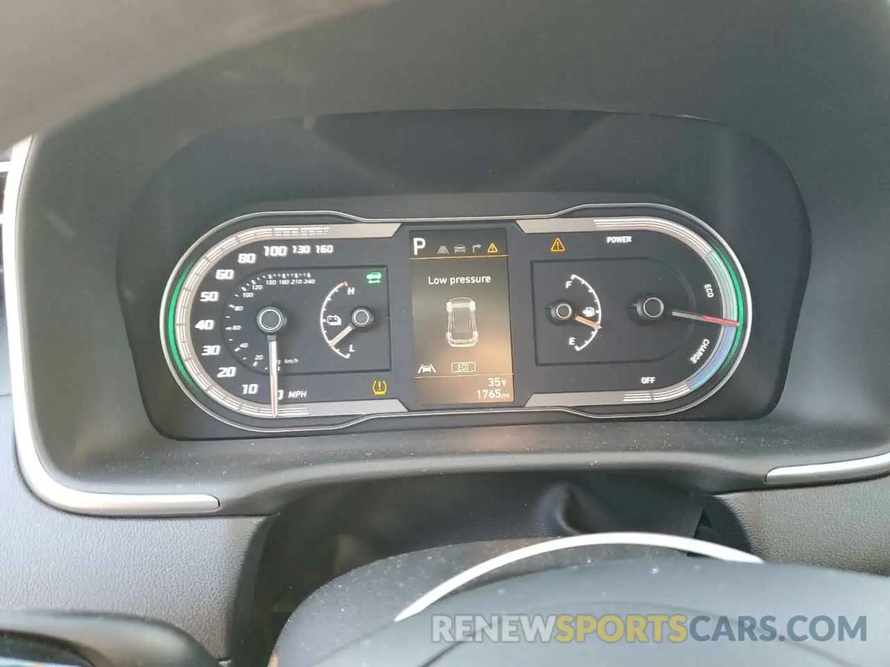 9 Photograph of a damaged car KM8JBCD18RU207742 HYUNDAI TUCSON 2024