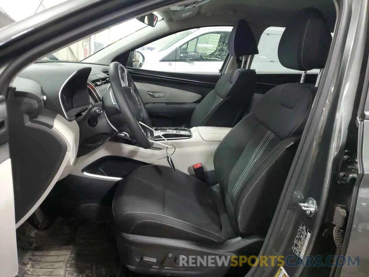 7 Photograph of a damaged car KM8JBCD18RU209569 HYUNDAI TUCSON 2024