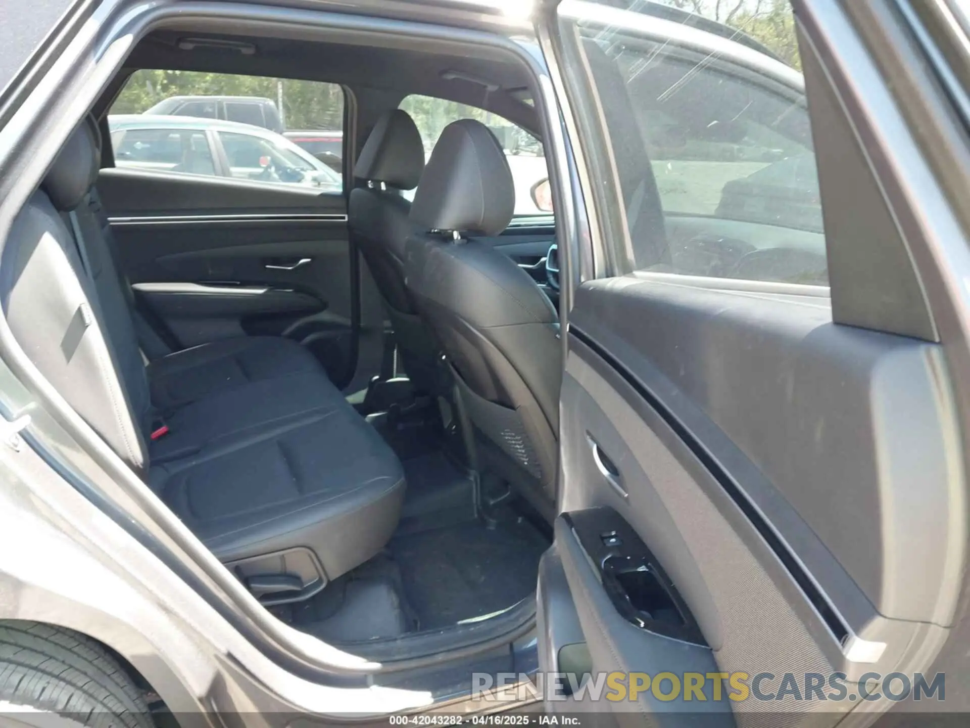 8 Photograph of a damaged car KM8JF3DE5RU320331 HYUNDAI TUCSON 2024