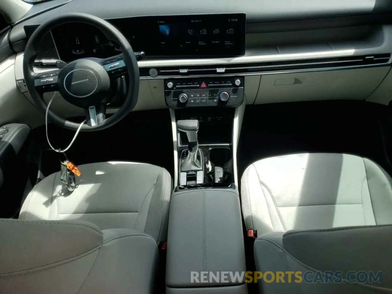 8 Photograph of a damaged car 3KMJA3DE9SE010736 HYUNDAI TUCSON 2025
