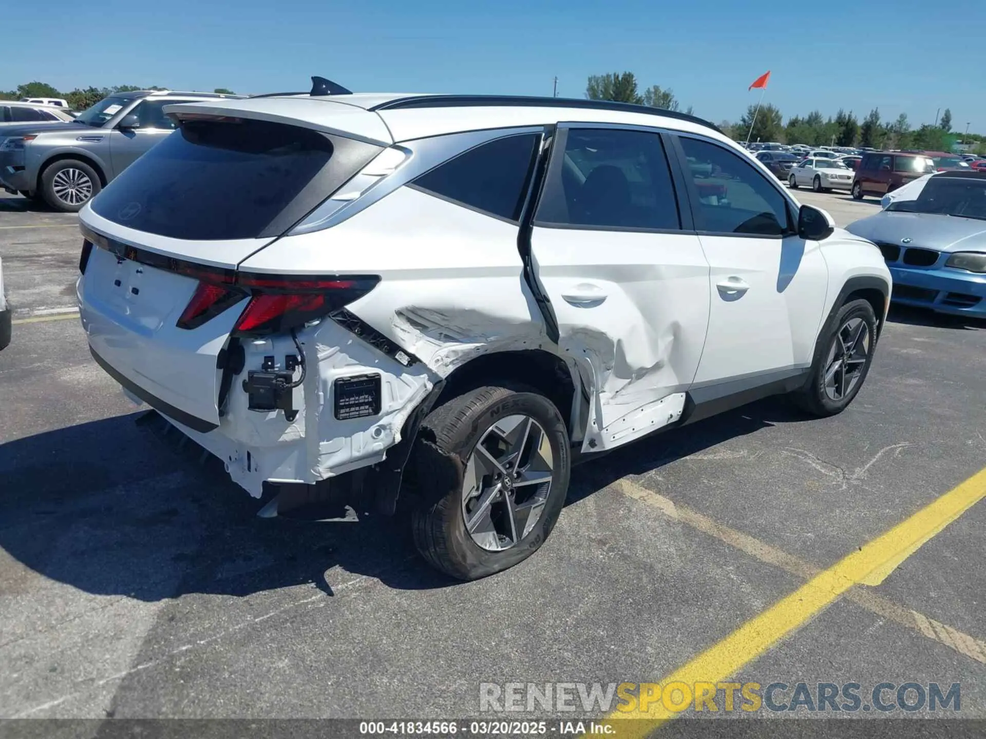 4 Photograph of a damaged car 3KMJB3DE5SE005045 HYUNDAI TUCSON 2025