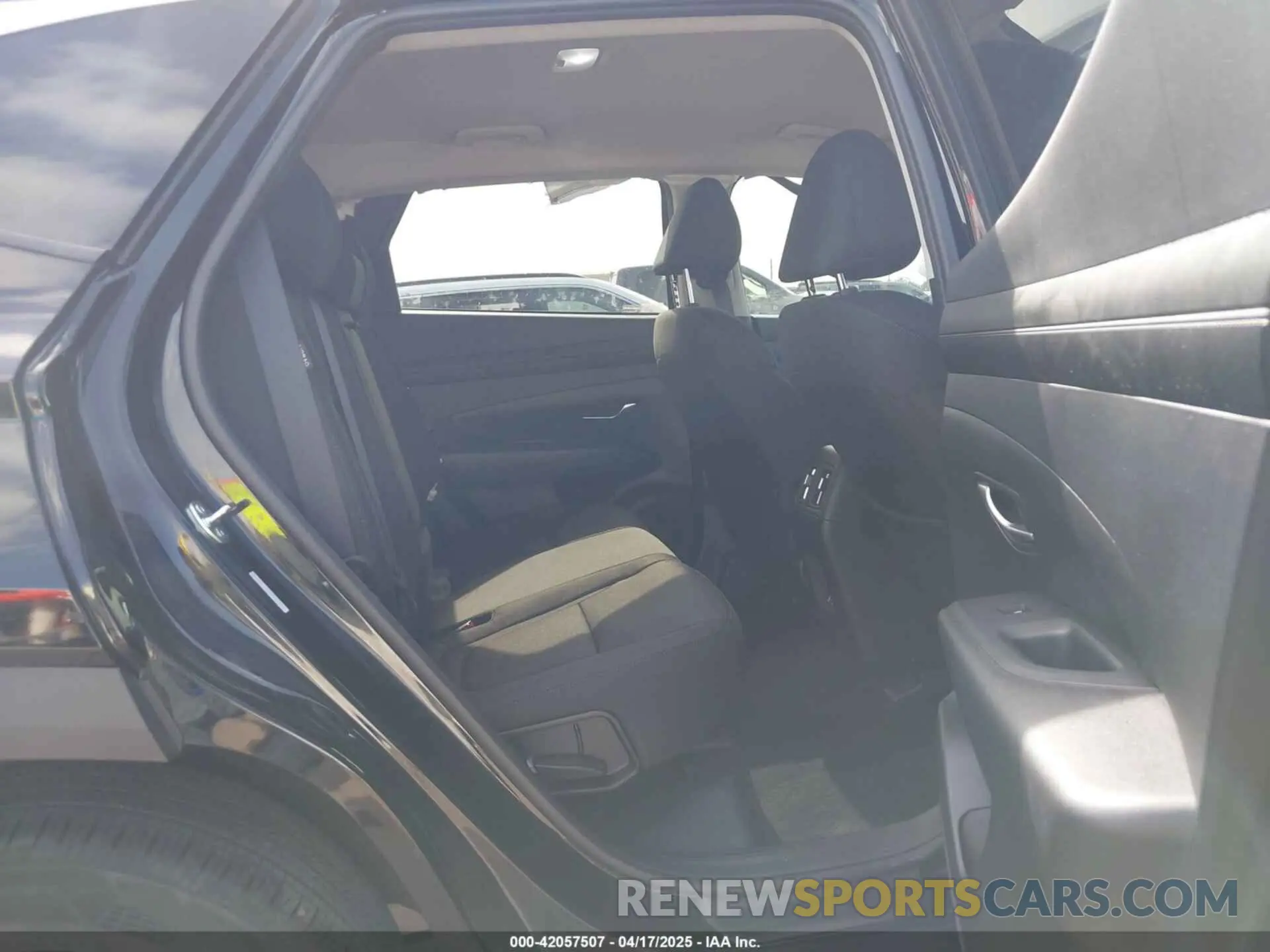 8 Photograph of a damaged car 3KMJB3DE6SE003188 HYUNDAI TUCSON 2025