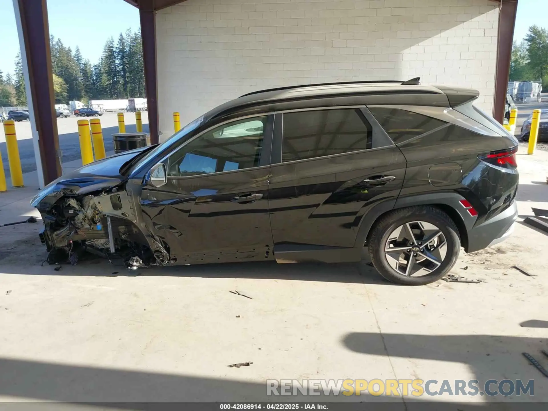 15 Photograph of a damaged car 3KMJBCDE2SE004676 HYUNDAI TUCSON 2025