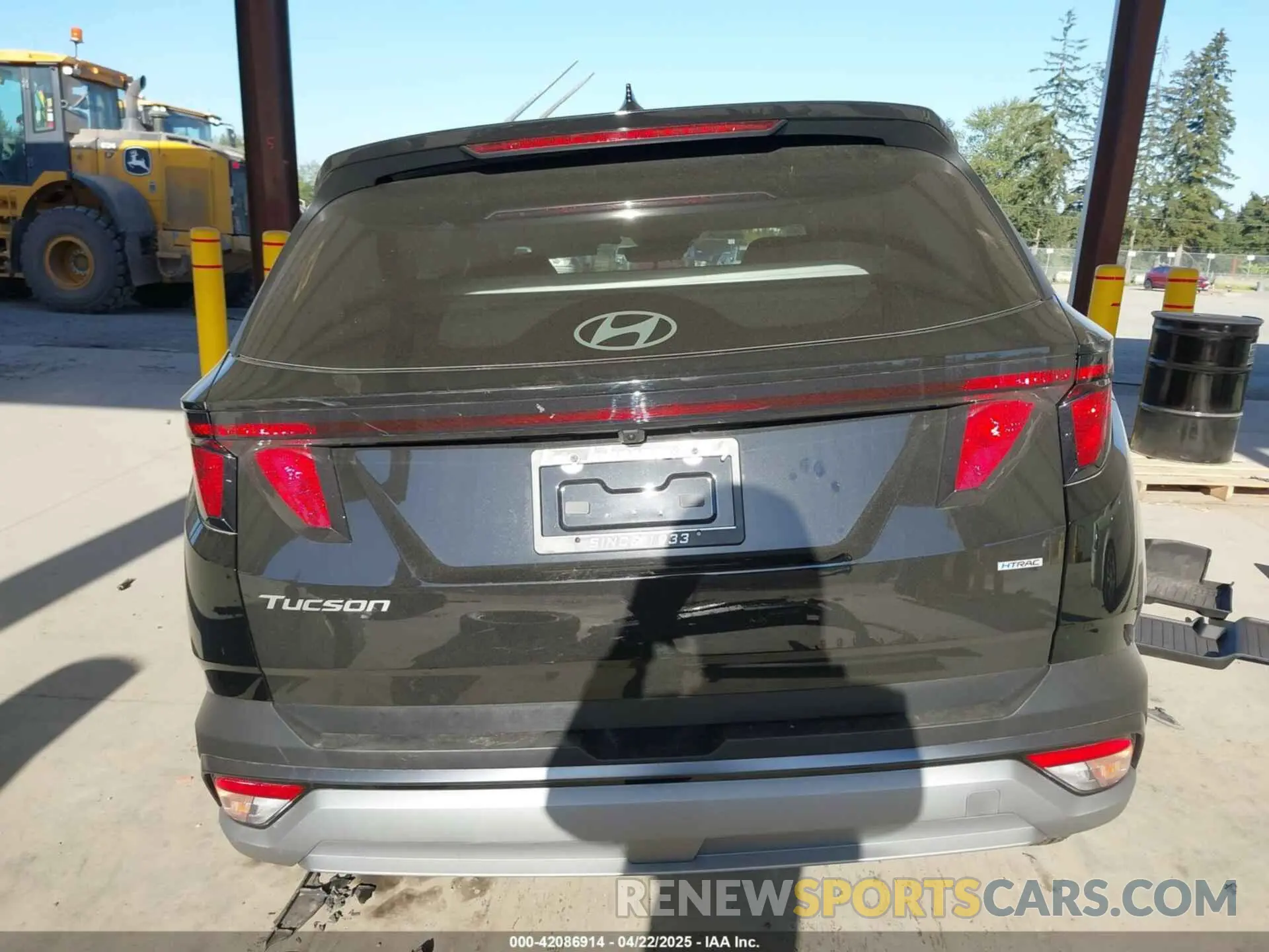 17 Photograph of a damaged car 3KMJBCDE2SE004676 HYUNDAI TUCSON 2025