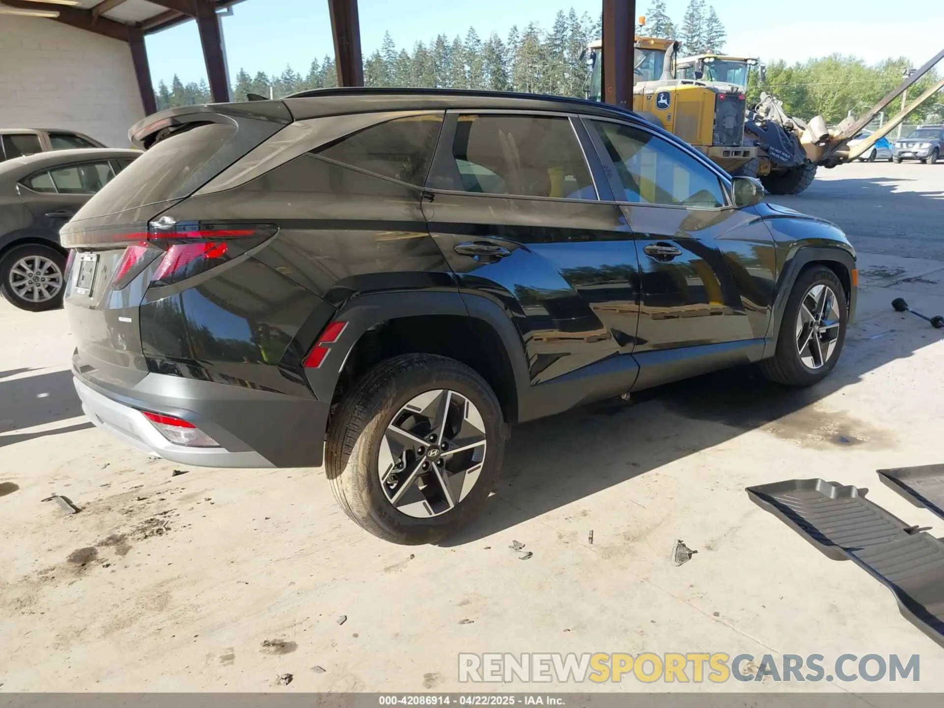 4 Photograph of a damaged car 3KMJBCDE2SE004676 HYUNDAI TUCSON 2025
