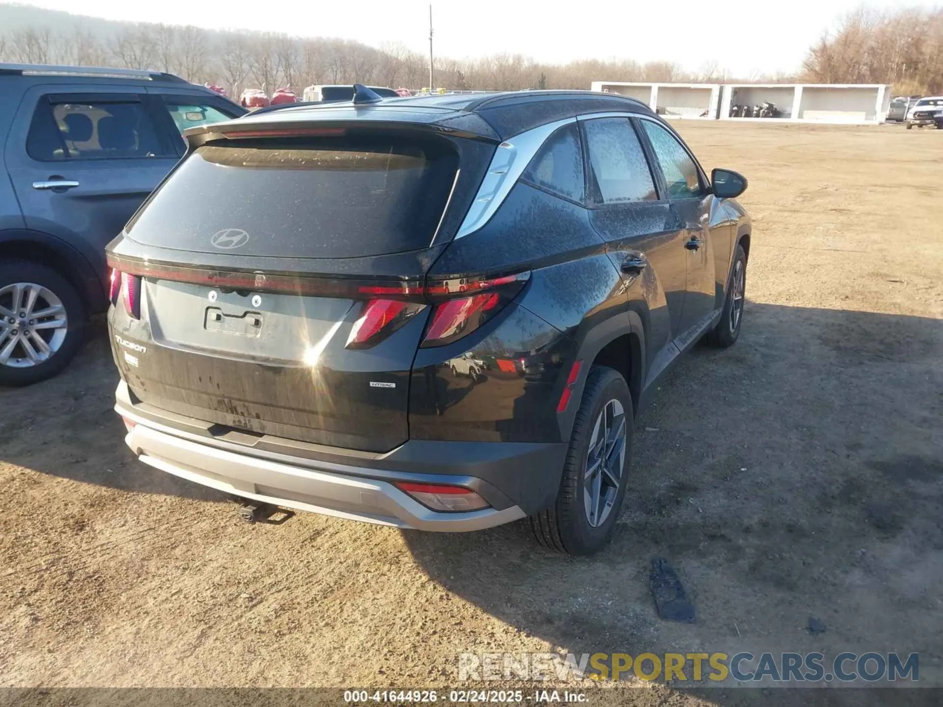 4 Photograph of a damaged car 3KMJBCDE3SE003844 HYUNDAI TUCSON 2025