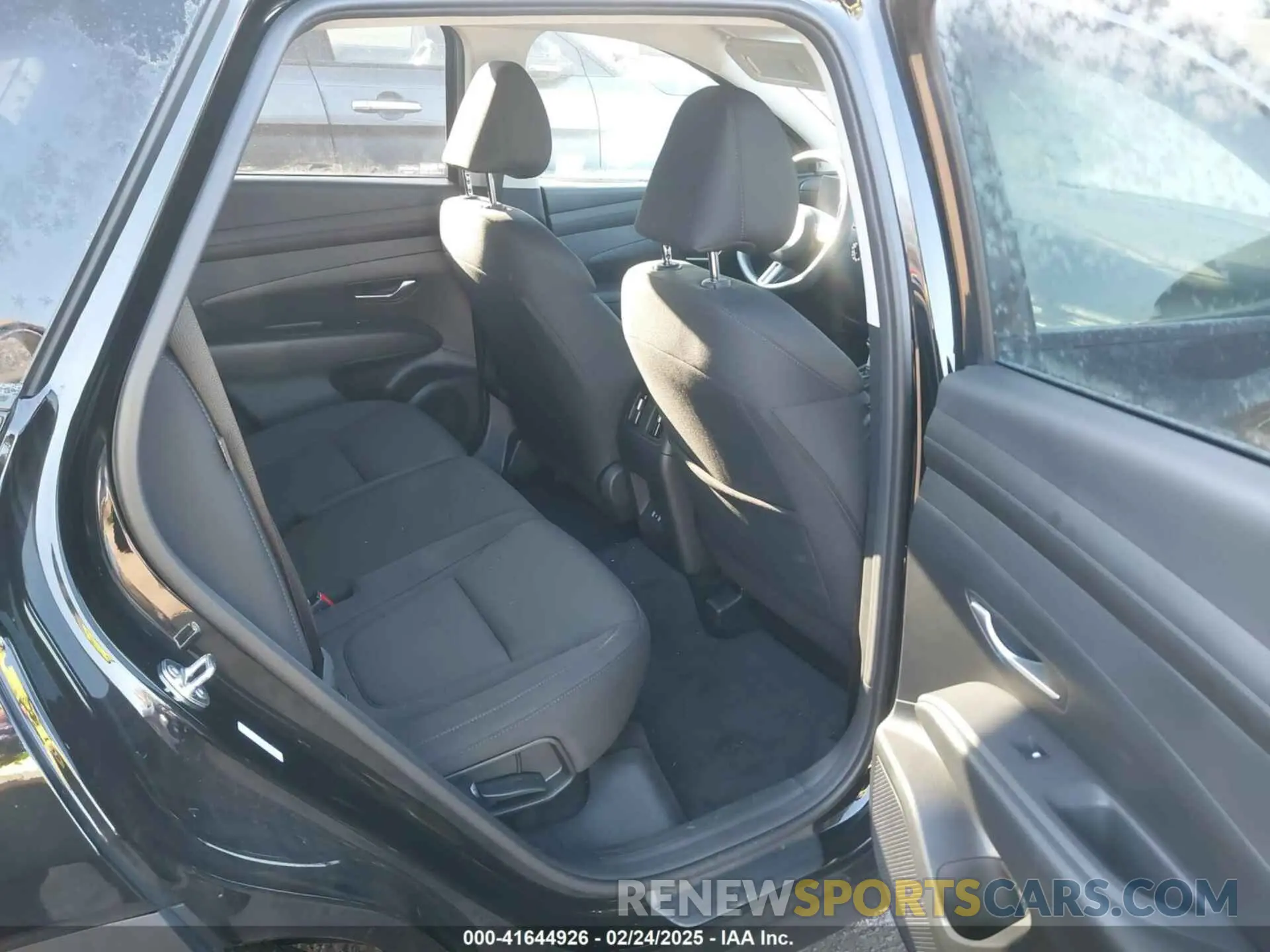 8 Photograph of a damaged car 3KMJBCDE3SE003844 HYUNDAI TUCSON 2025