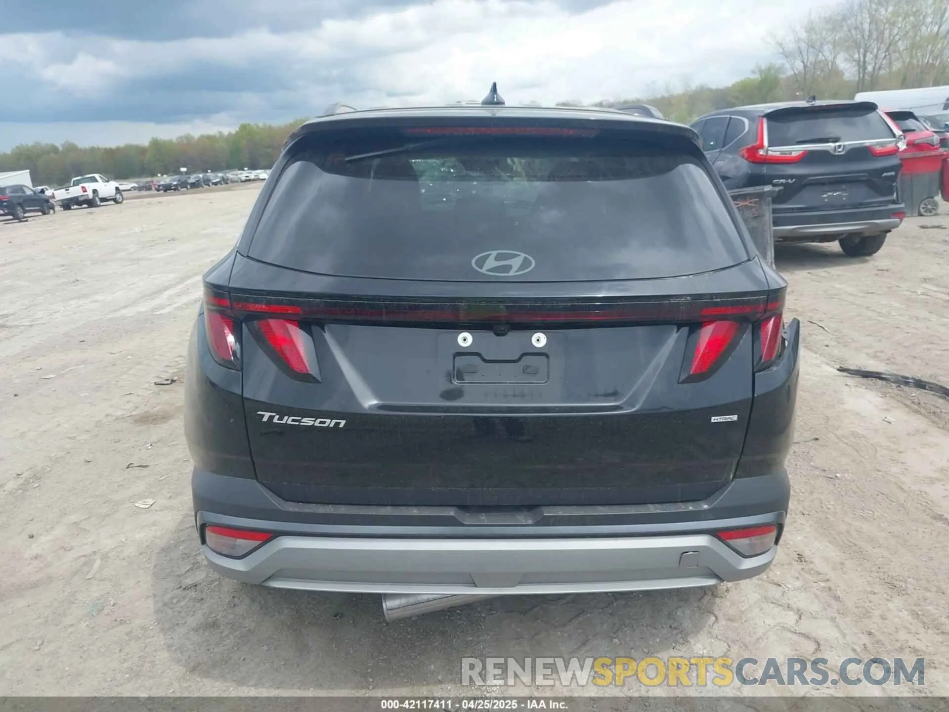16 Photograph of a damaged car 3KMJBCDE7SE002633 HYUNDAI TUCSON 2025