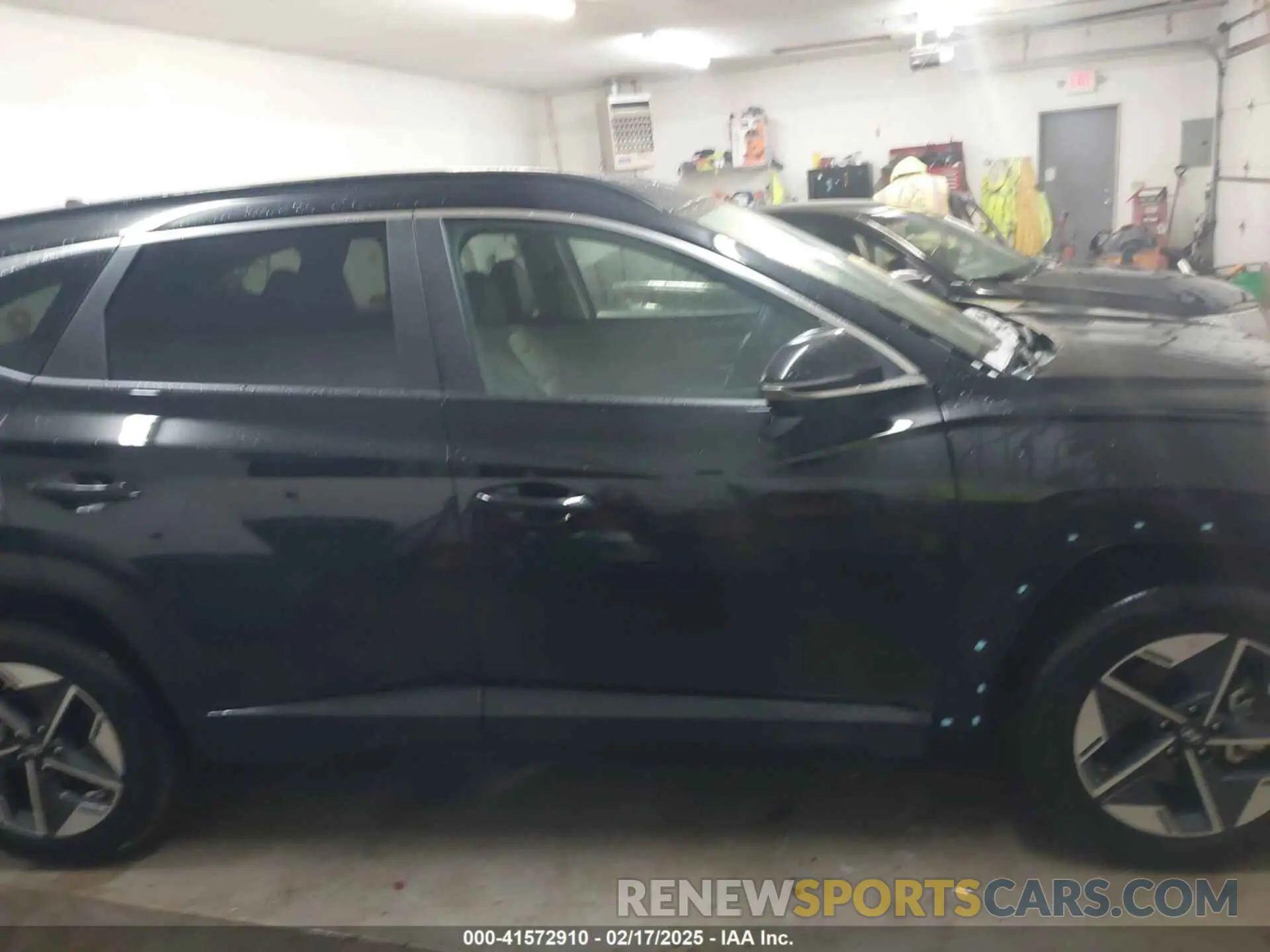 14 Photograph of a damaged car 3KMJC3DE3SE002593 HYUNDAI TUCSON 2025